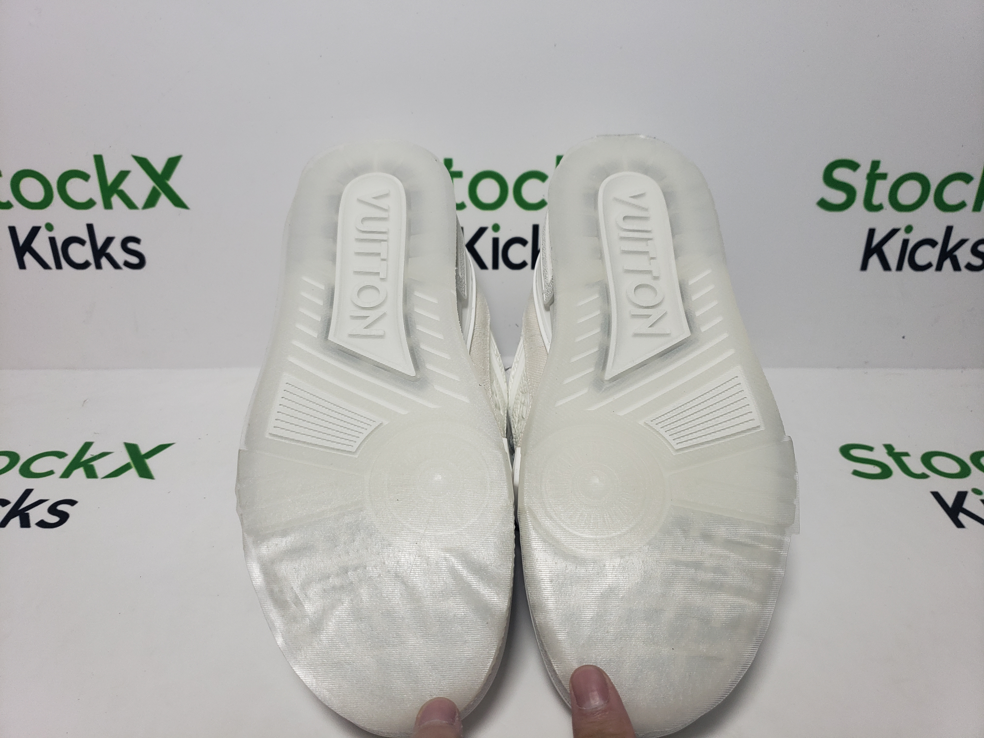 Louis Vuitton Trainer Sneaker Apricot 1AHTME review Stockxkicks 04