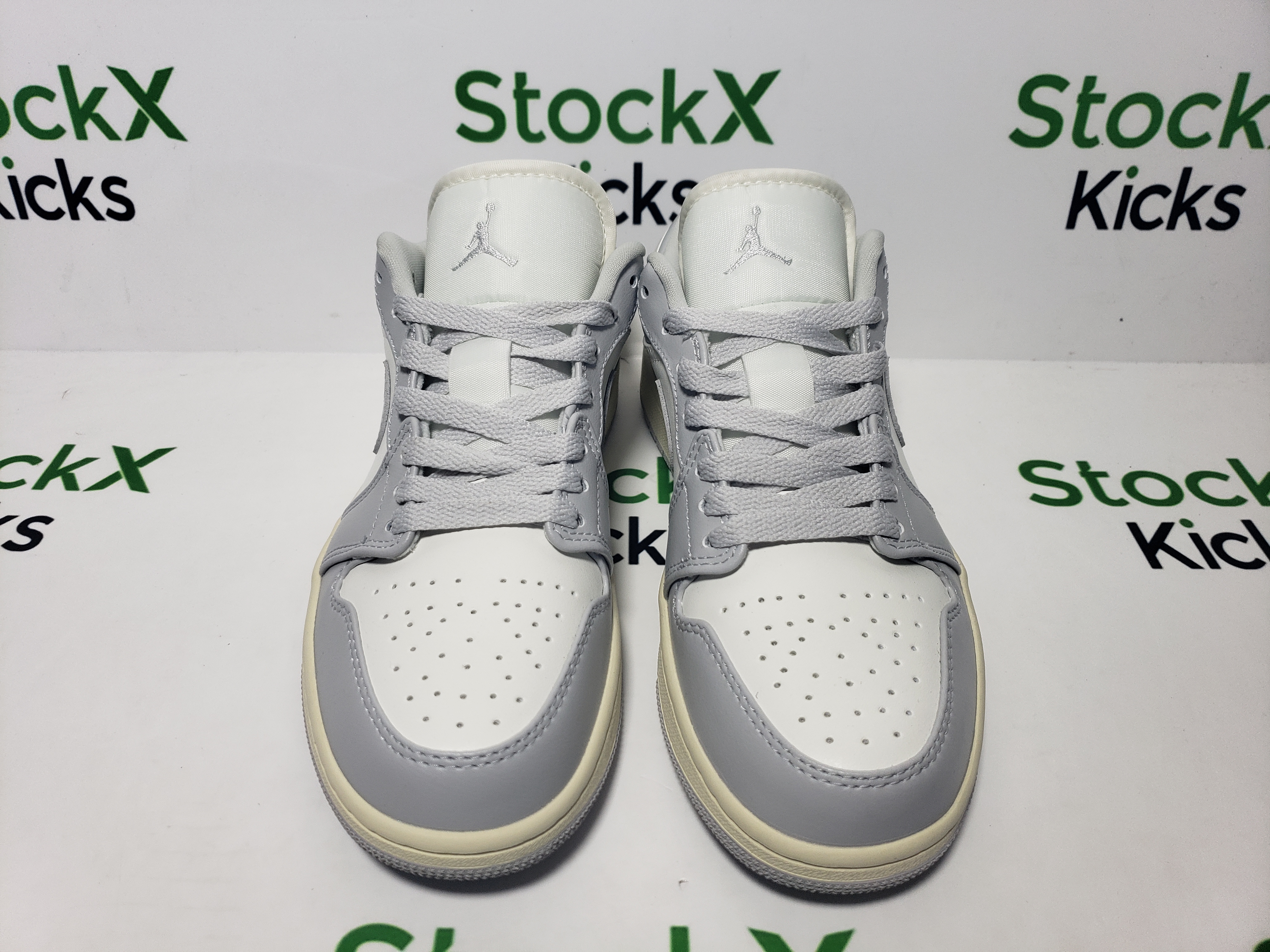 LJR Batch Air Jordan 1 Low "Light Grey/Sail" DC0774-103 review Stockxkicks 01