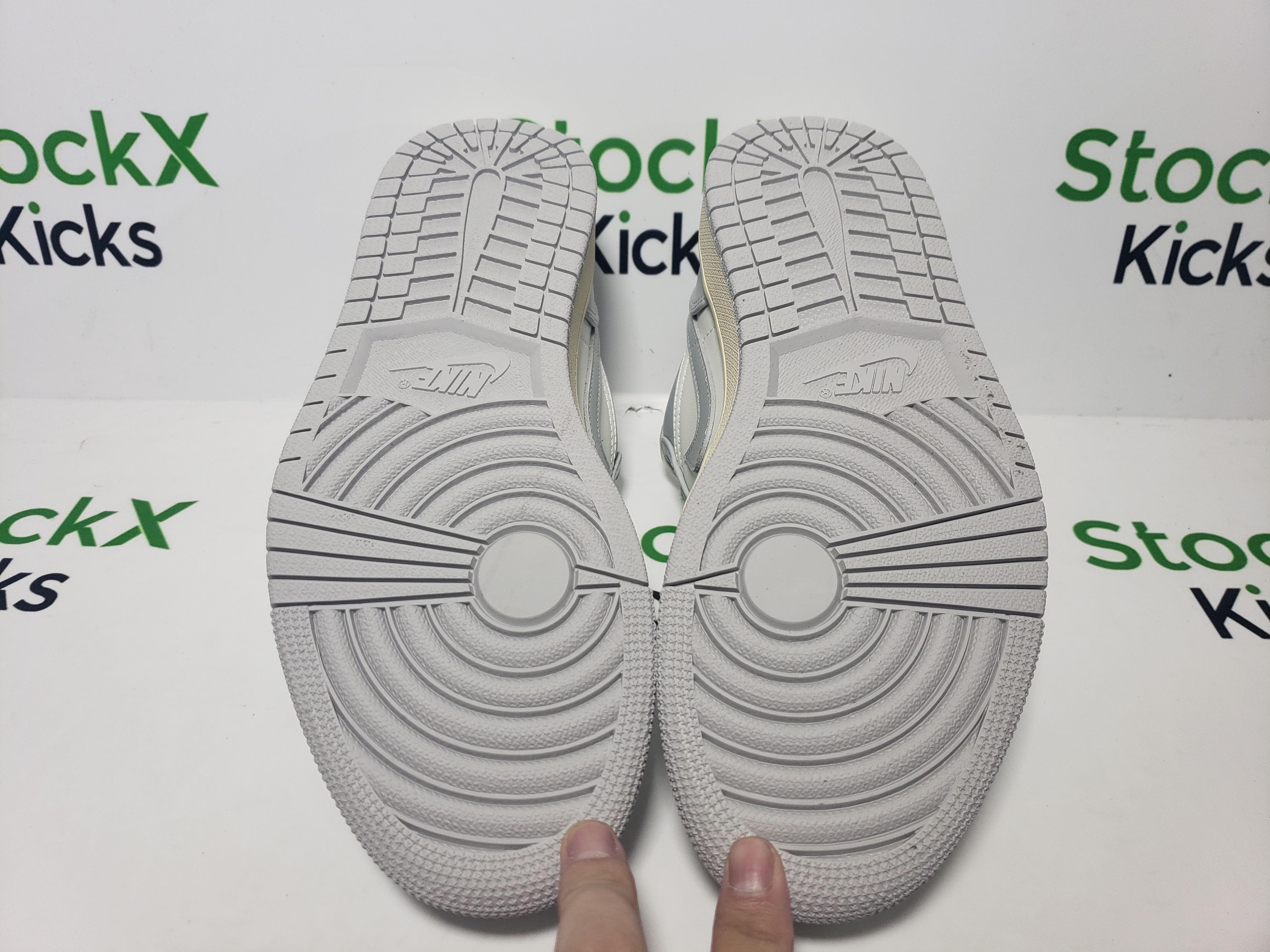 LJR Batch Air Jordan 1 Low "Light Grey/Sail" DC0774-103 review Stockxkicks 04