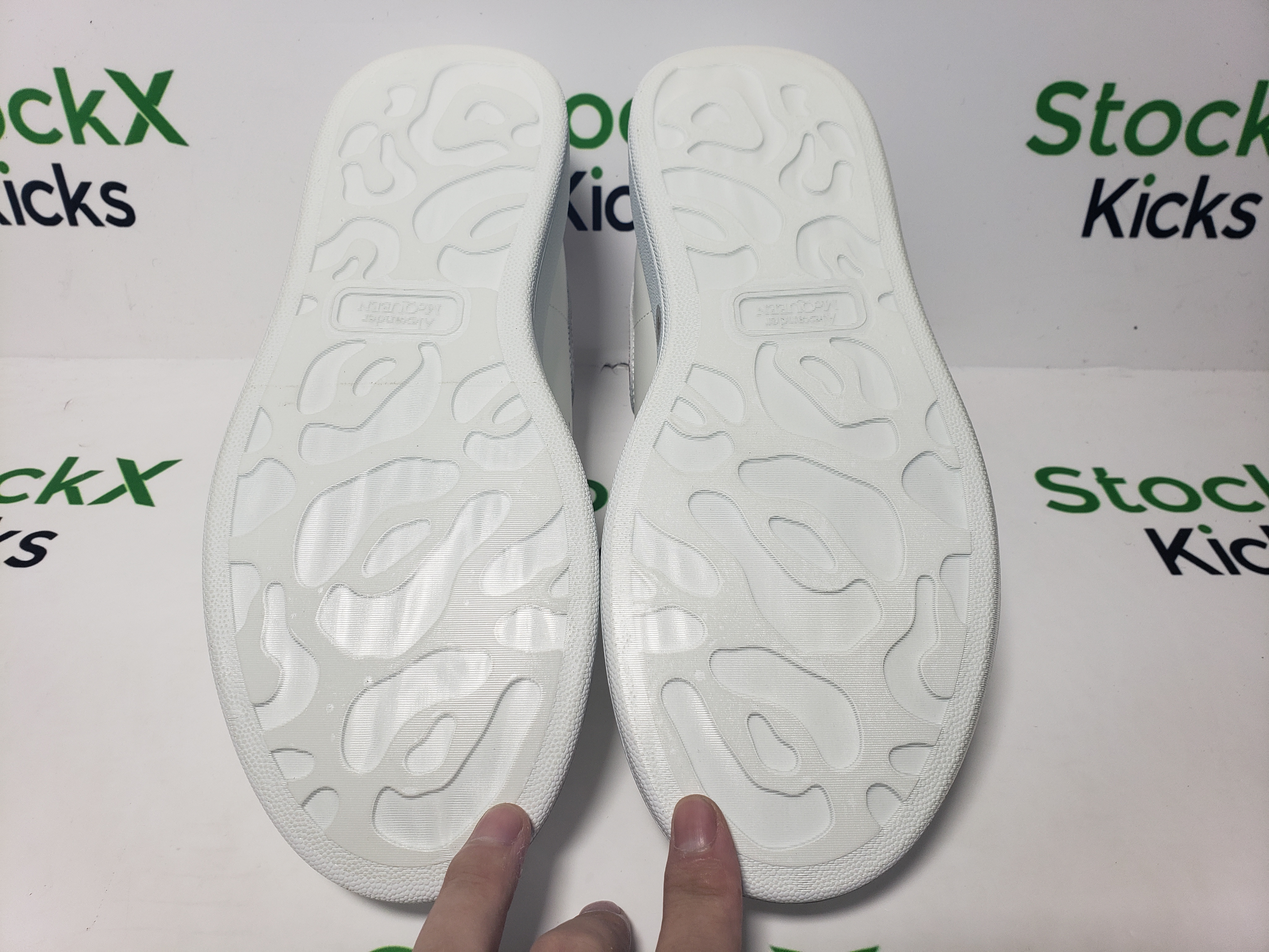 Alexander McQueen Sneaker Fen Yan Gjing review stockxkicks 04