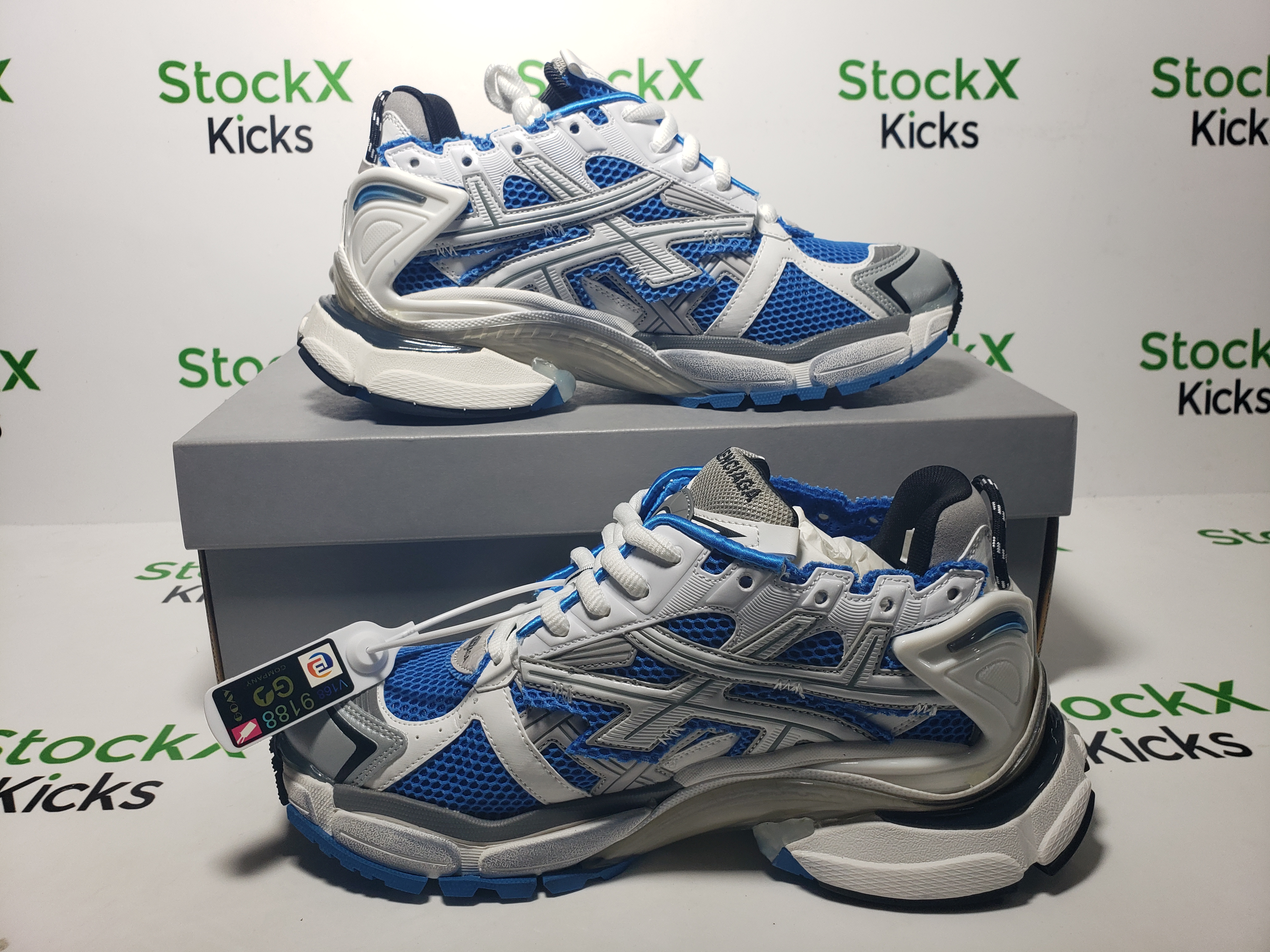 Balenciaga Runner Sneaker White Blue 677403 W3RB3 4912 review stockxkicks 06