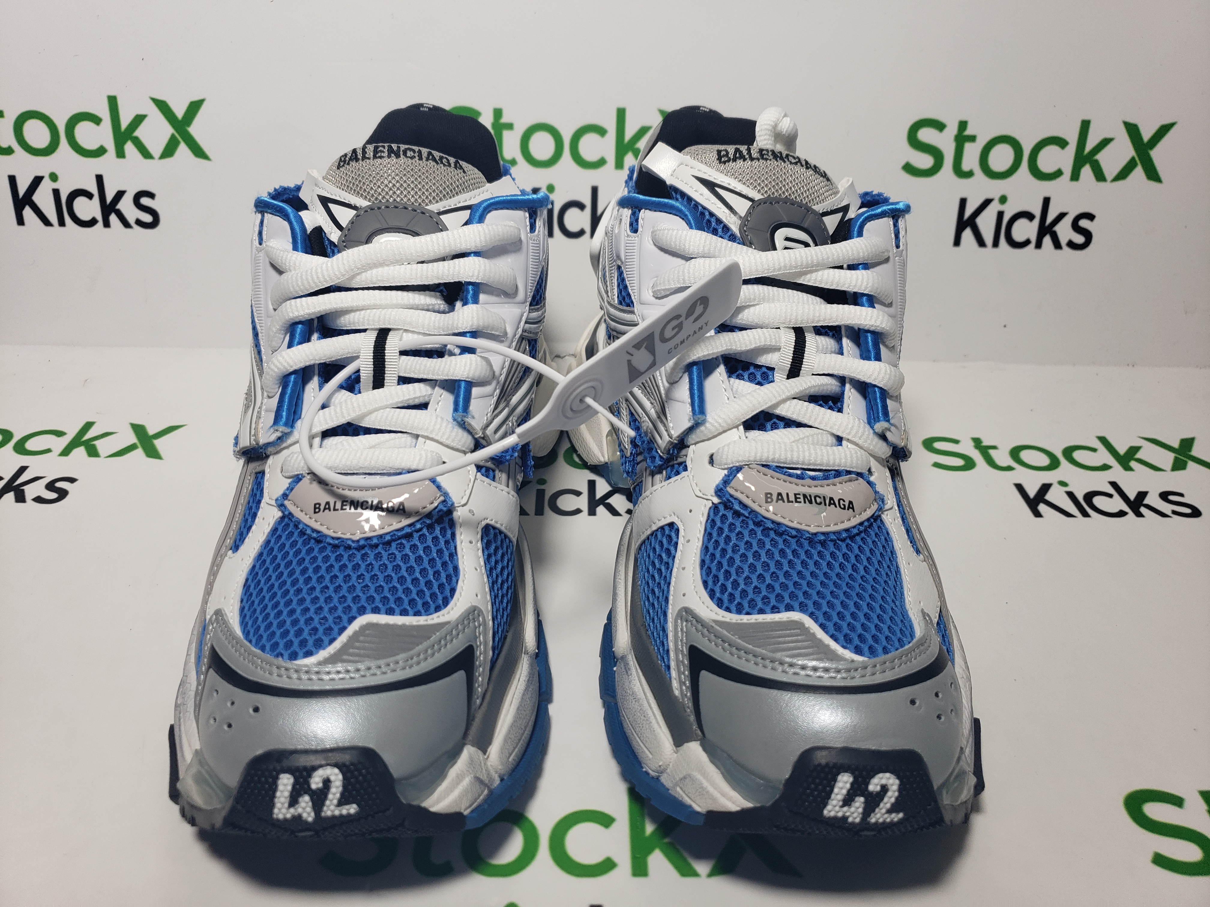 Balenciaga Runner Sneaker White Blue 677403 W3RB3 4912 review stockxkicks 01