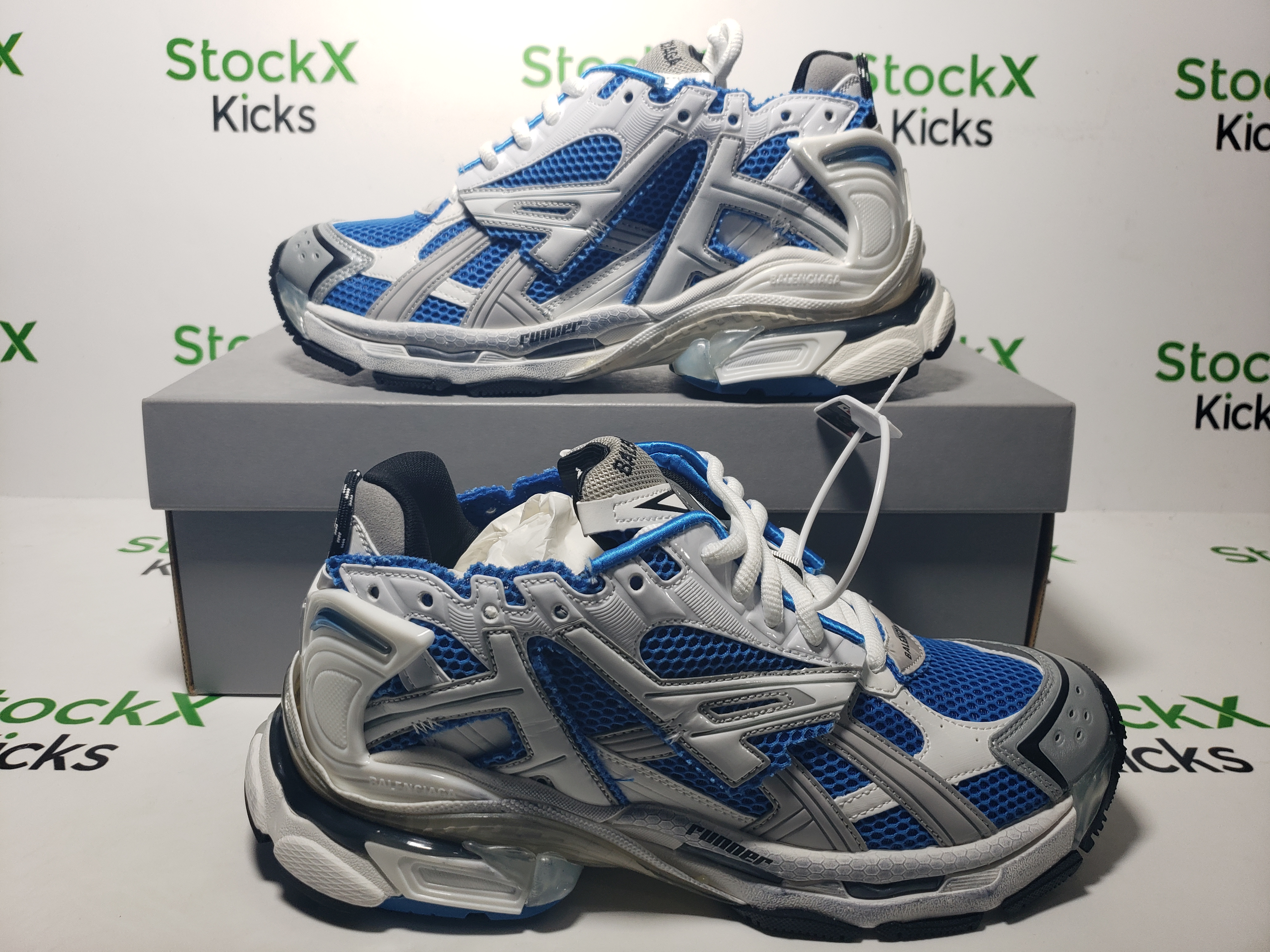 Balenciaga Runner Sneaker White Blue 677403 W3RB3 4912 review stockxkicks 05