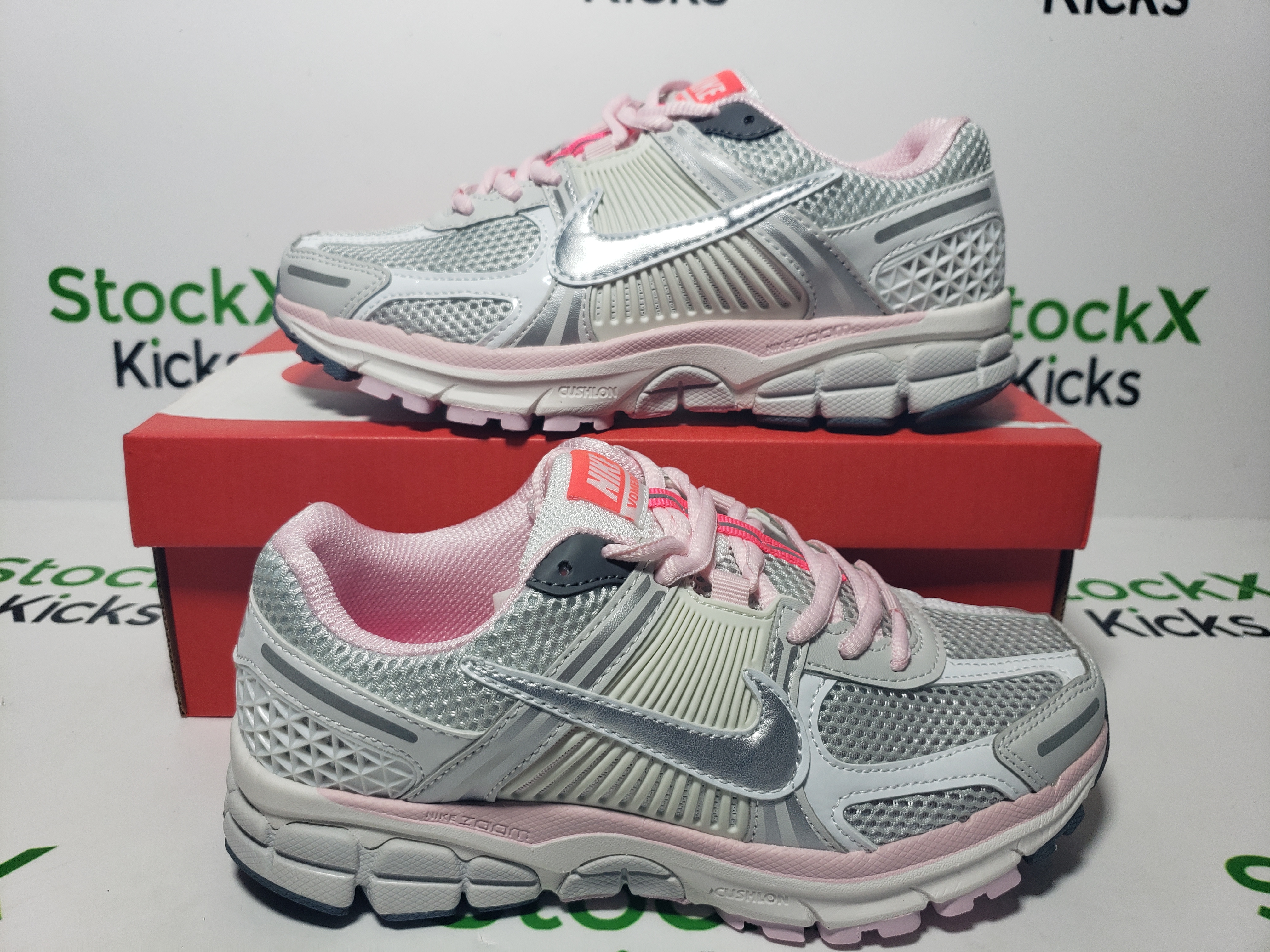 Nike Zoom Vomero 5 520 Pack White Pink (Women's) FN3695-001 review stockxkicks 05