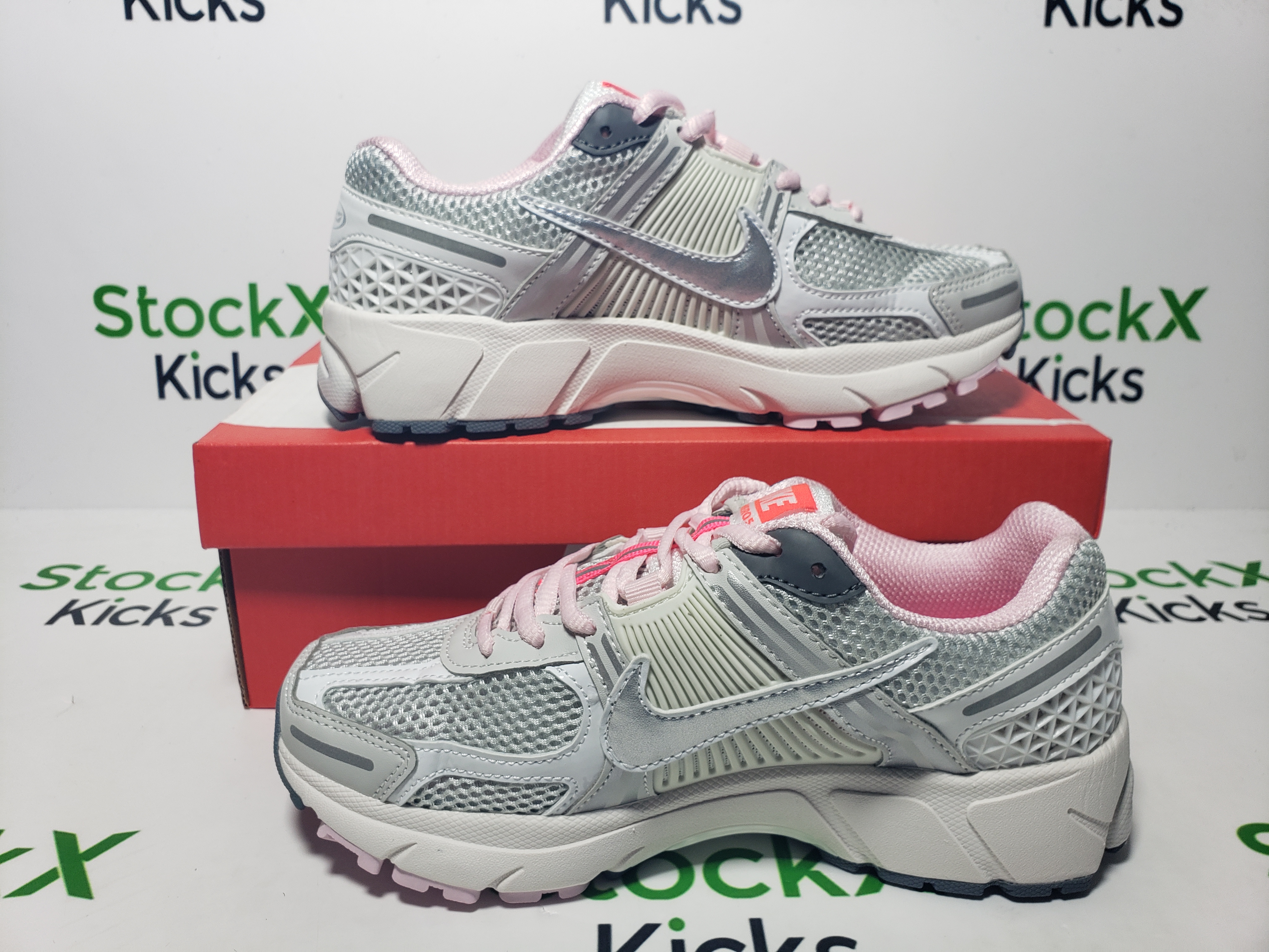 Nike Zoom Vomero 5 520 Pack White Pink (Women's) FN3695-001 review stockxkicks 06