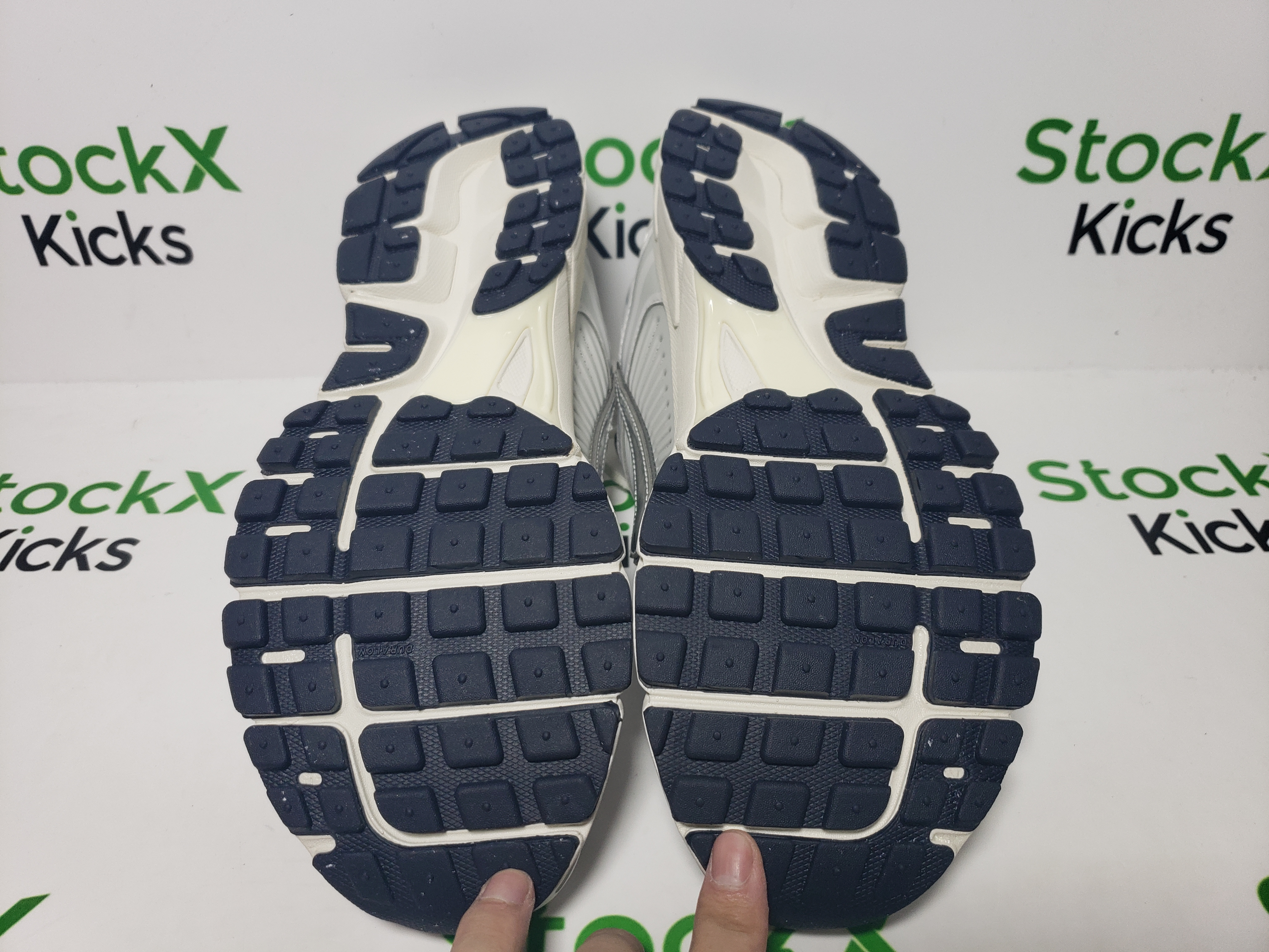 Nike Zoom Vomero 5 Photon Dust Metallic Silver FD0884-025 review Stockxkicks 04