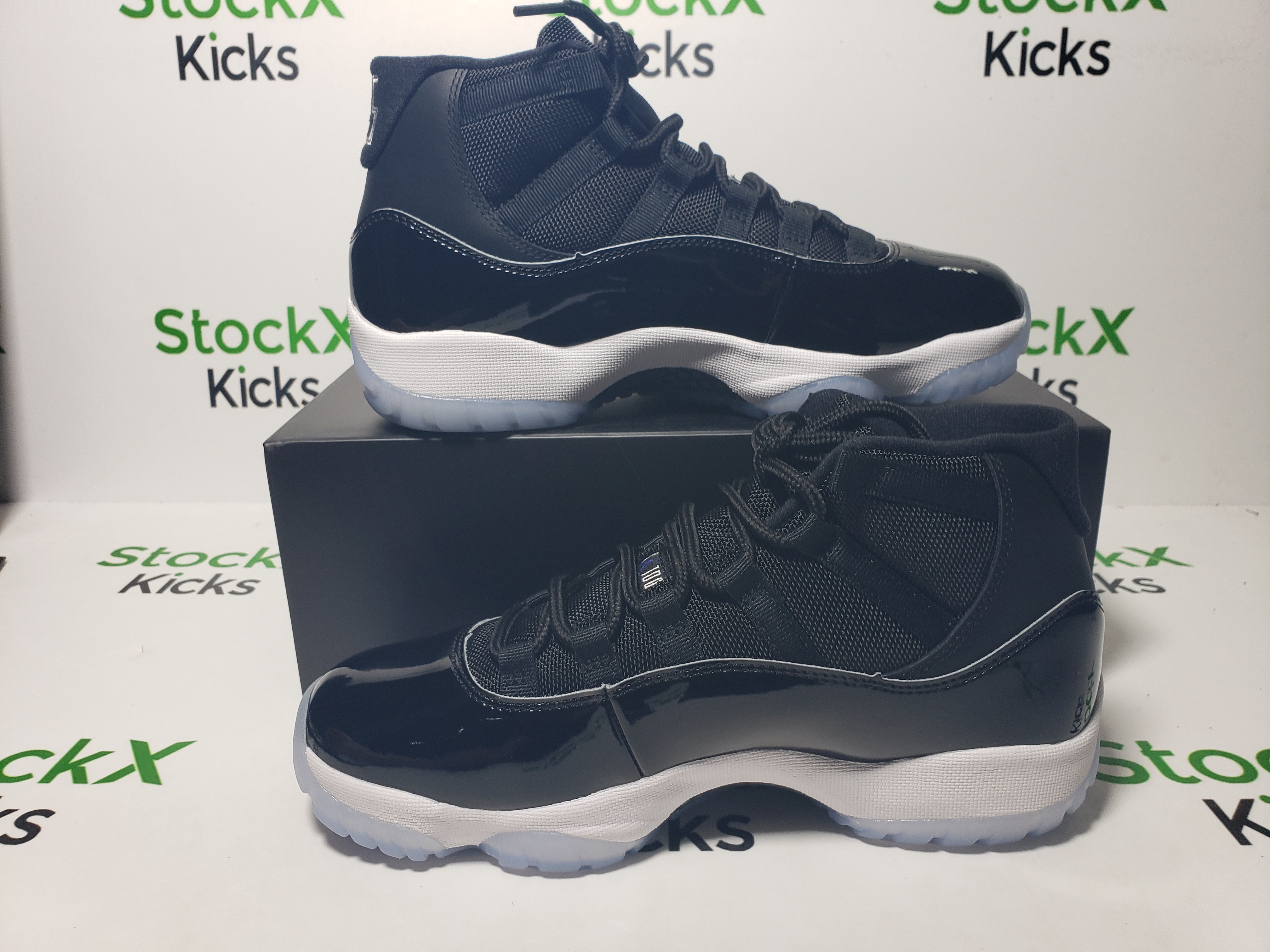 PK God Batch Air Jordan 11 Retro Space Jam (2016) 378037-003  review Stockxkicks 06