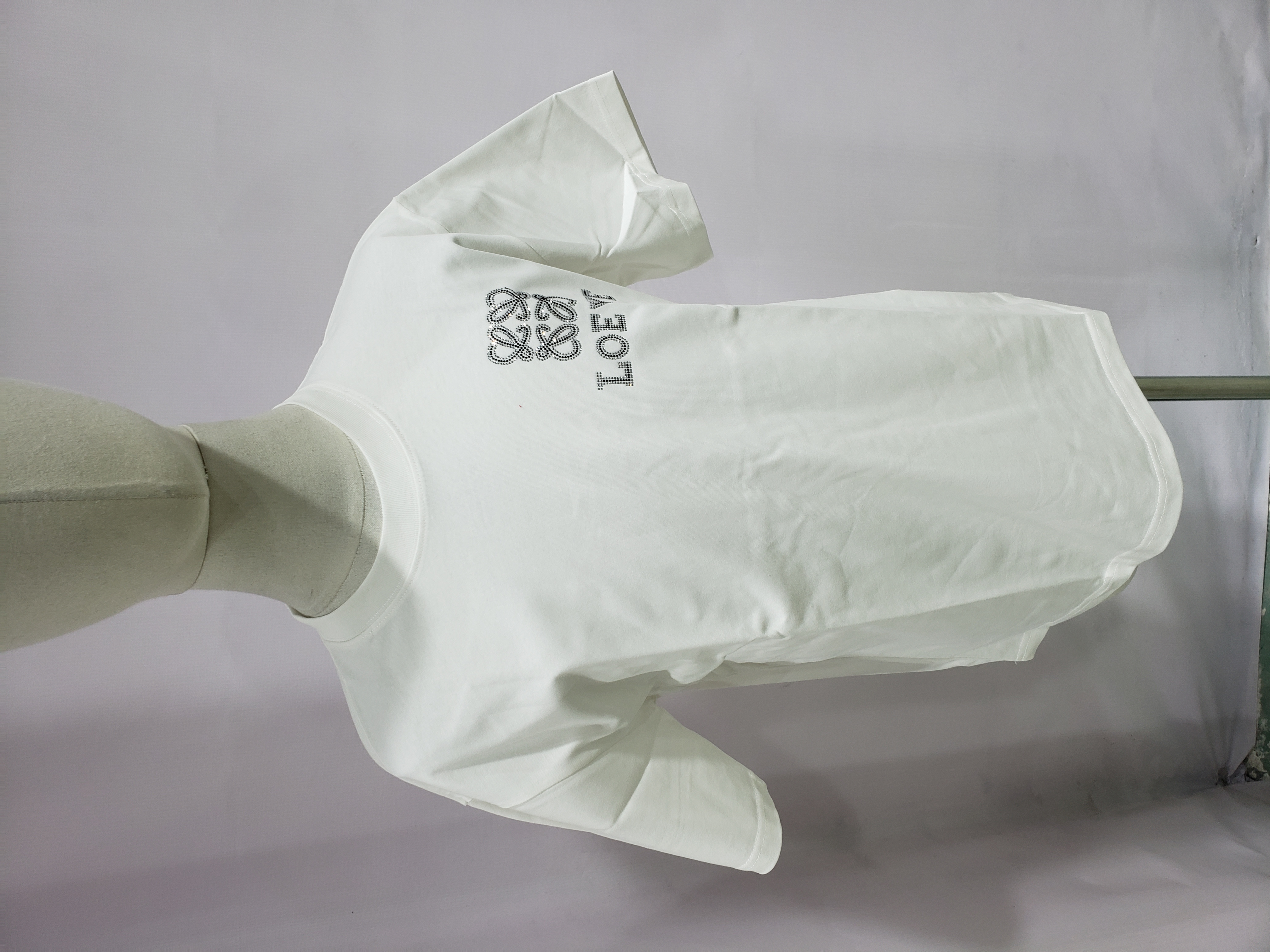 Loewe 24ss Hot diamond Four-Leaf Clover T-Shirt White review Stockxkicks 01