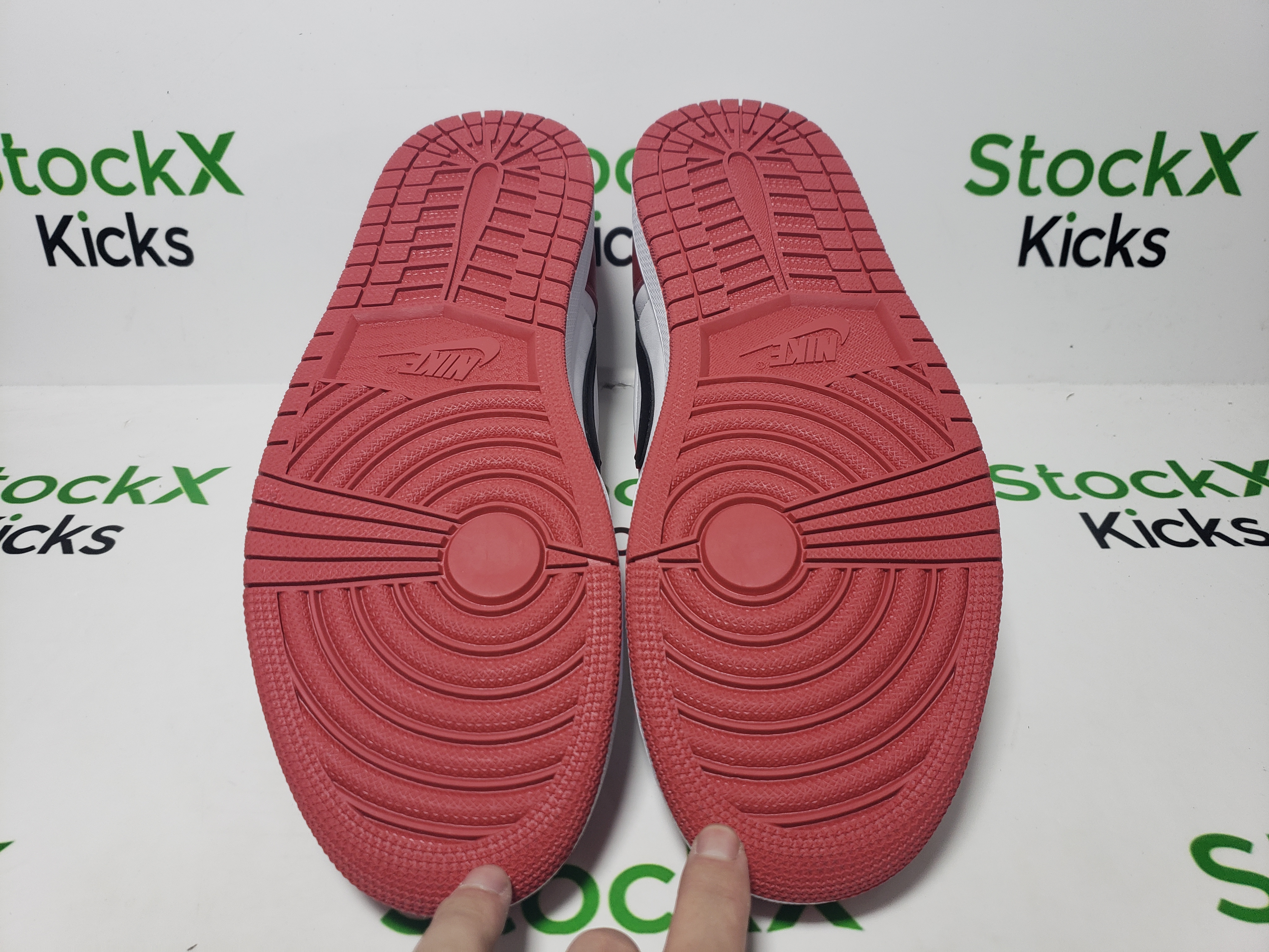 PK God Batch Jordan 1 Retro Low Chicago (2016) 705329-600 review Stockxkicks 04