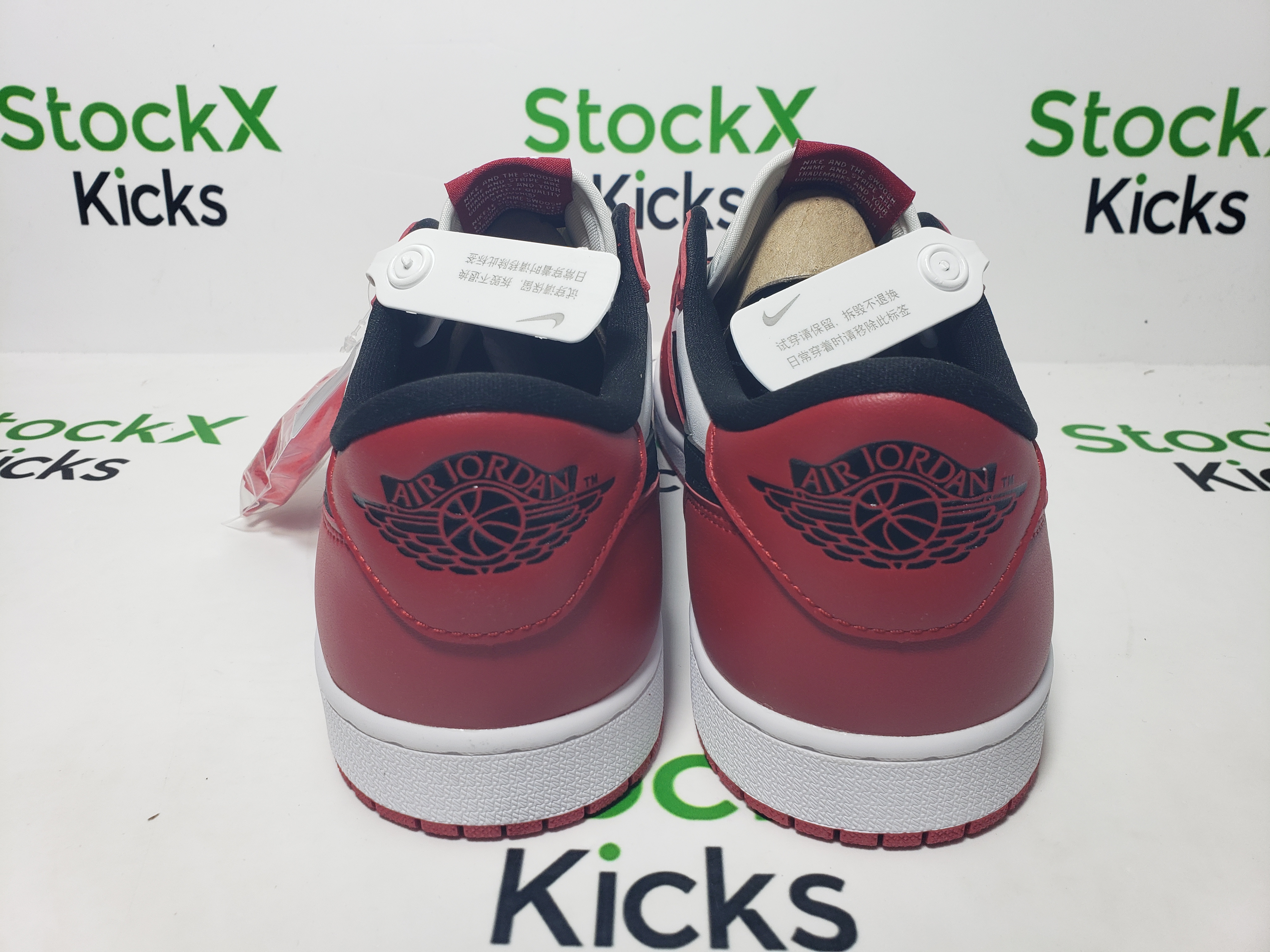 PK God Batch Jordan 1 Retro Low Chicago (2016) 705329-600 review Stockxkicks 02