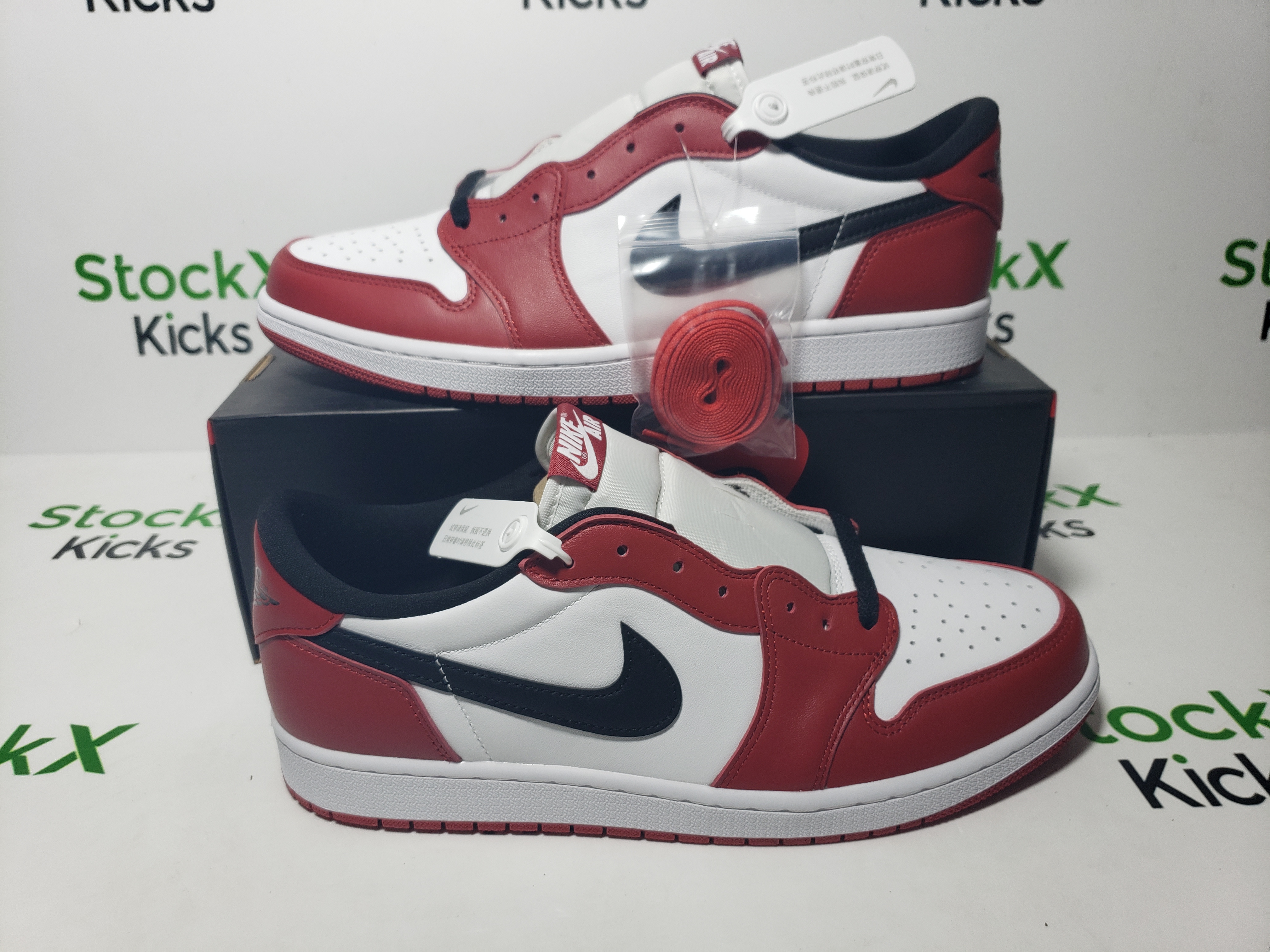 PK God Batch Jordan 1 Retro Low Chicago (2016) 705329-600 review Stockxkicks 05