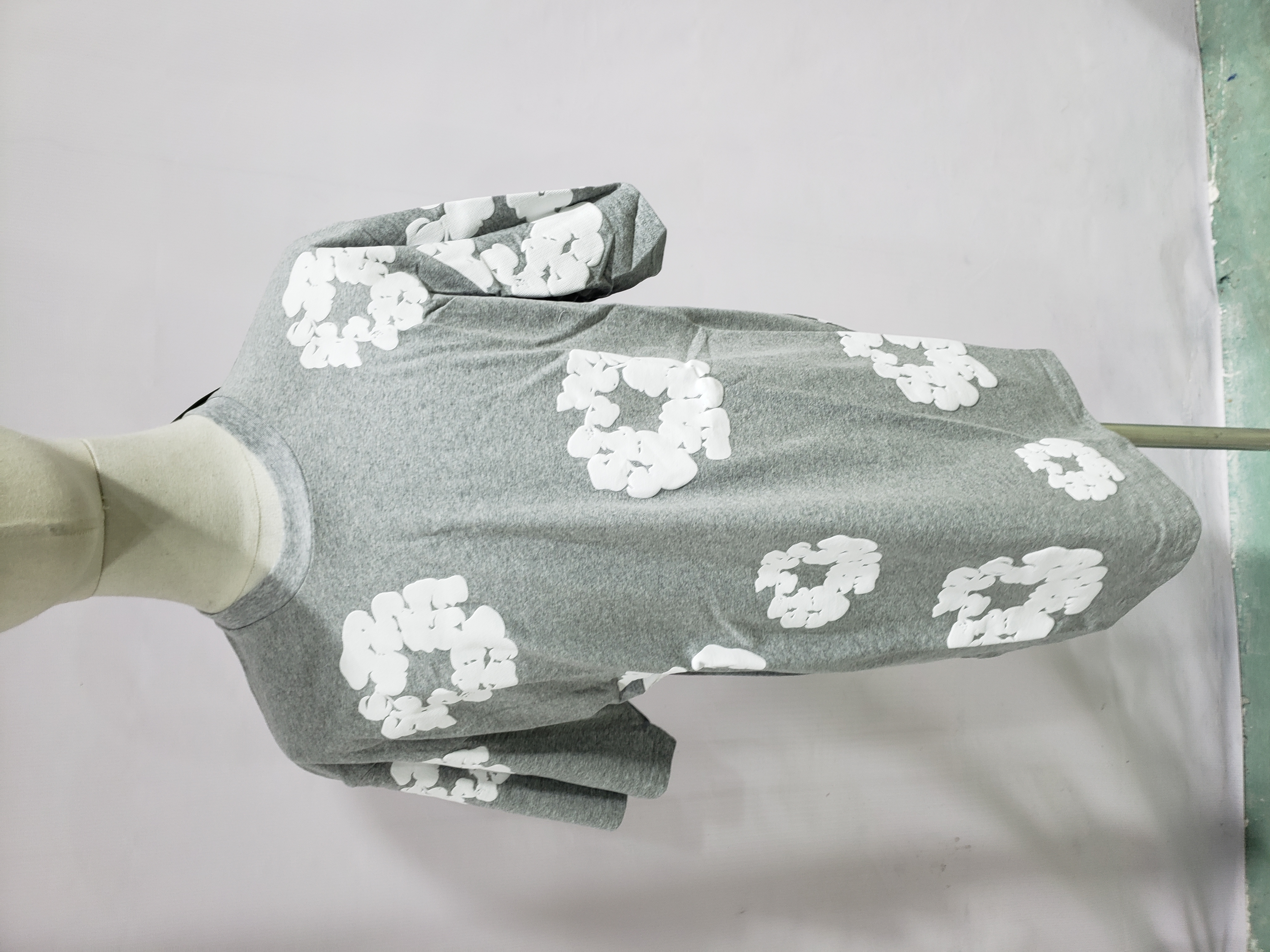 Denim Tears T-Shirt Grey EG DTT10 review Stockxkicks 01