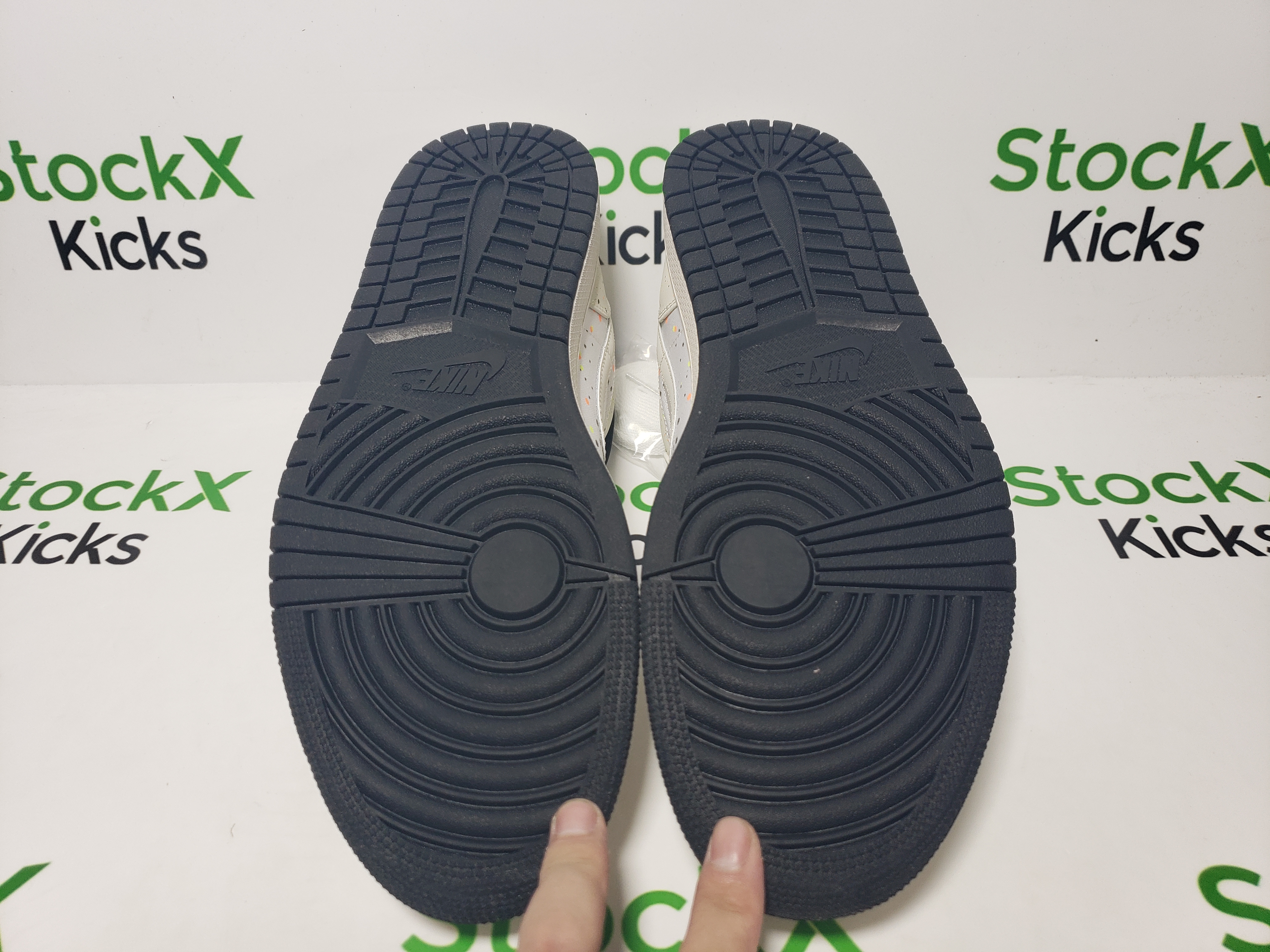 LJR Batch Air Jordan 1 Low SE Paint Splatter (GS) DH3295-100 review Stockxkicks 04