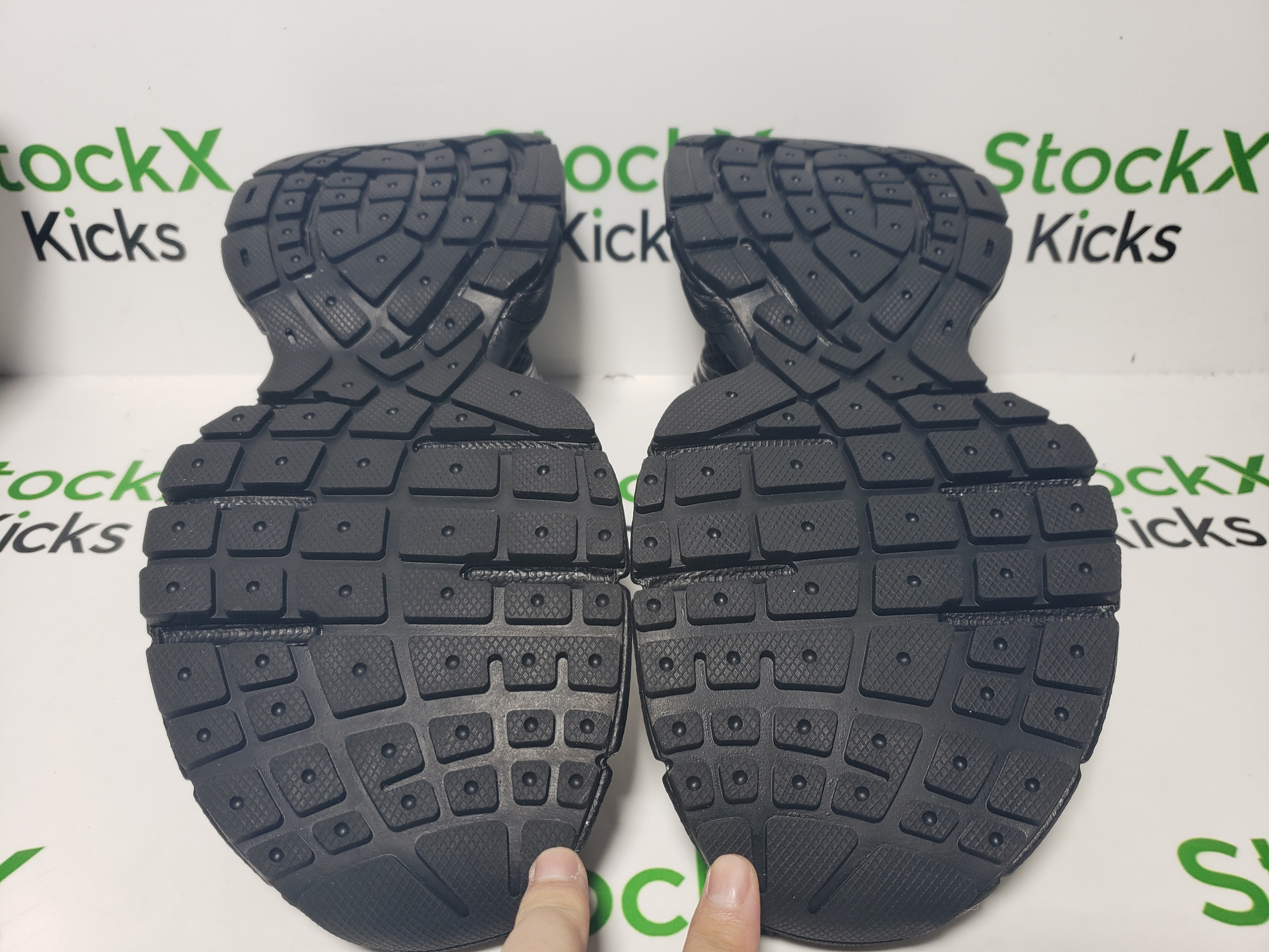 Balenciaga 3XL Sneaker Chain Black 825622W3XPL1882 review Stockxkicks 04