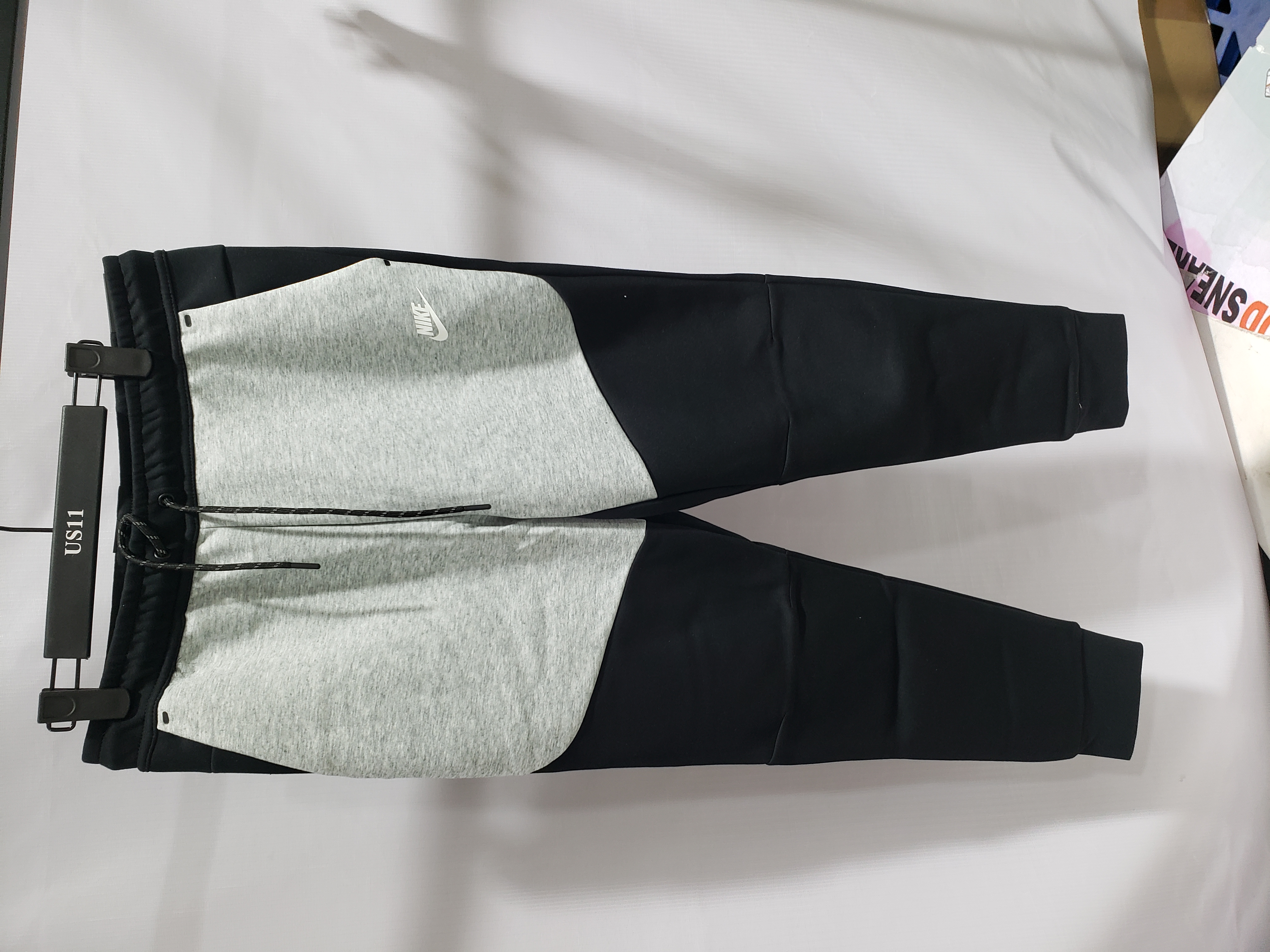 Nike Sportswear Tech Fleece Windrunner Full Zip Hoodie & Joggers Set Black/Dark Grey Heather/White YZ 1005-CU4489 review Stockxkicks 04