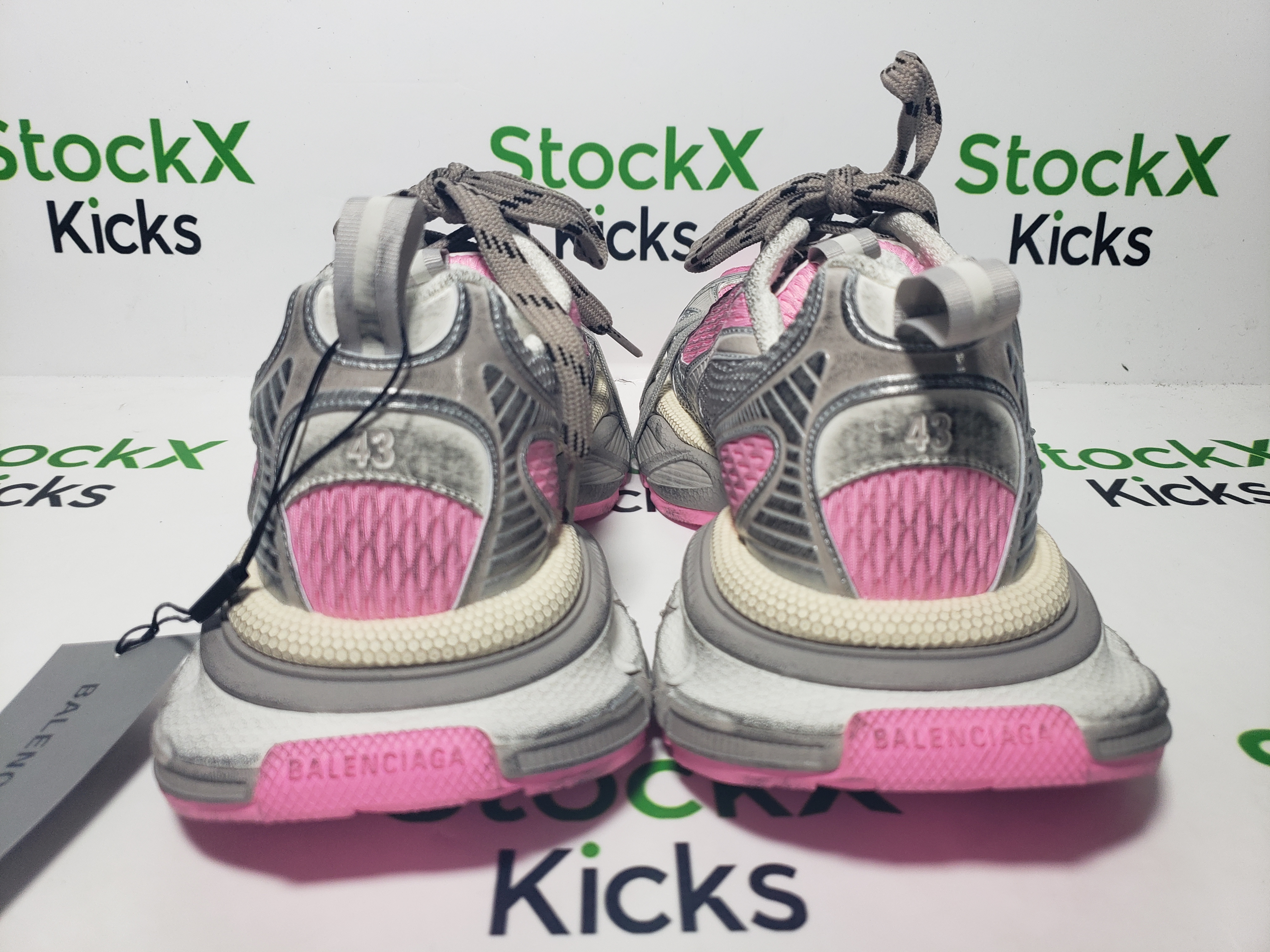 Balenciaga 3XL Sneaker Silver Pink 734731 W3XL5 9050 review Stockxkicks 02