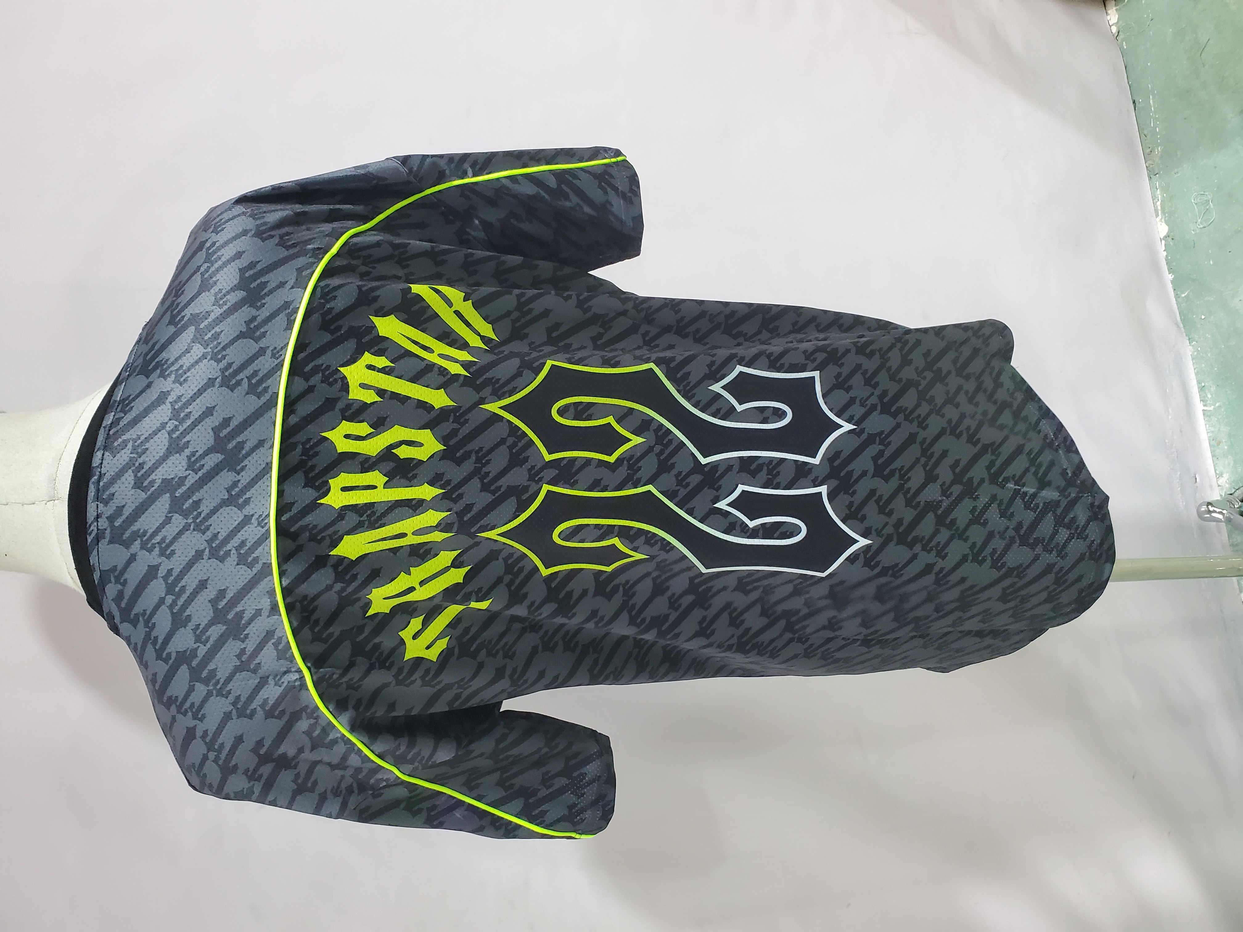 Trapstar Football Jersey T-Shirt PT950621 review Stockxkicks 03