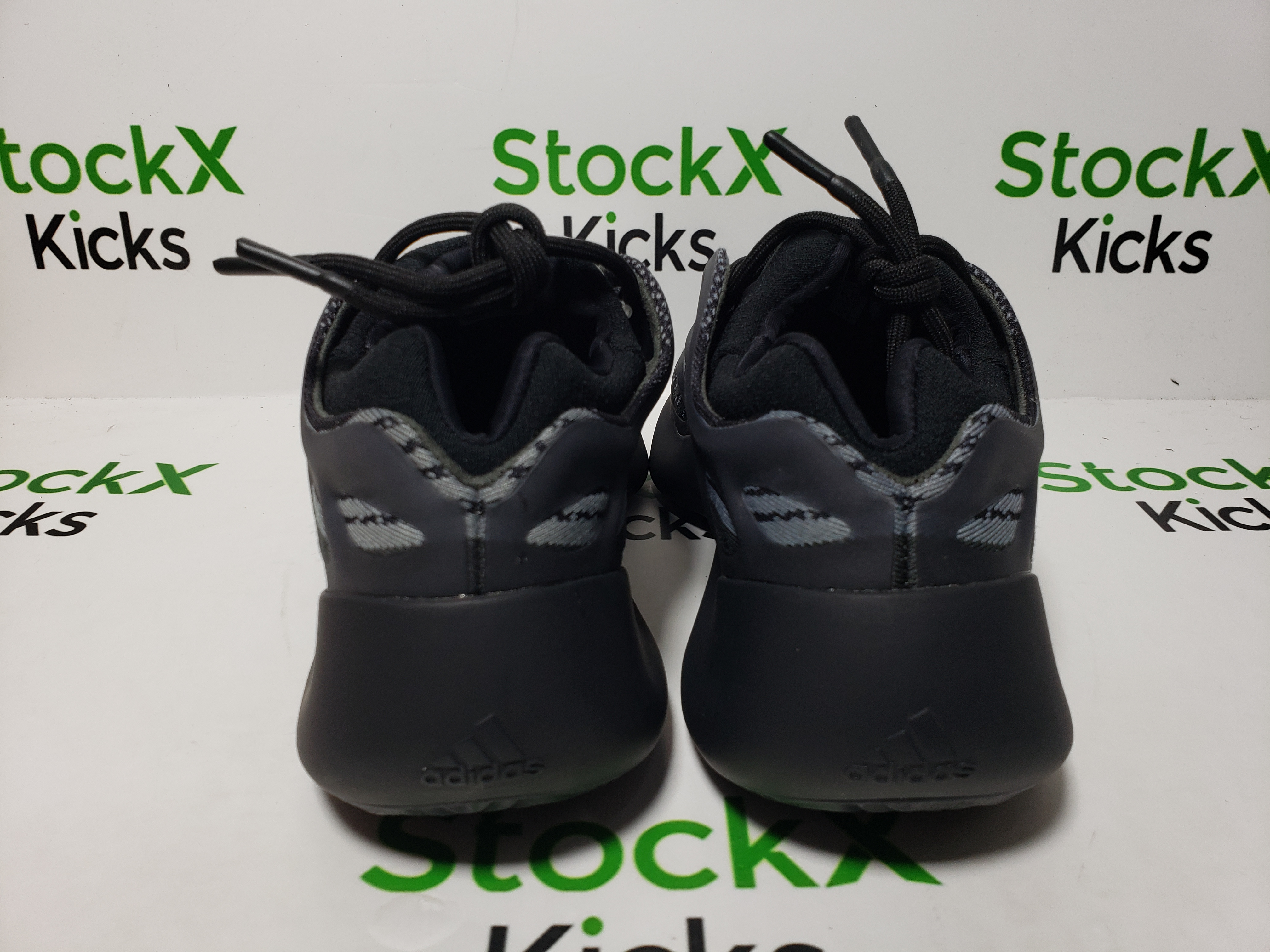LJR Batch adidas Yeezy 700 V3 Alvah H67799 review Stockxkicks 02