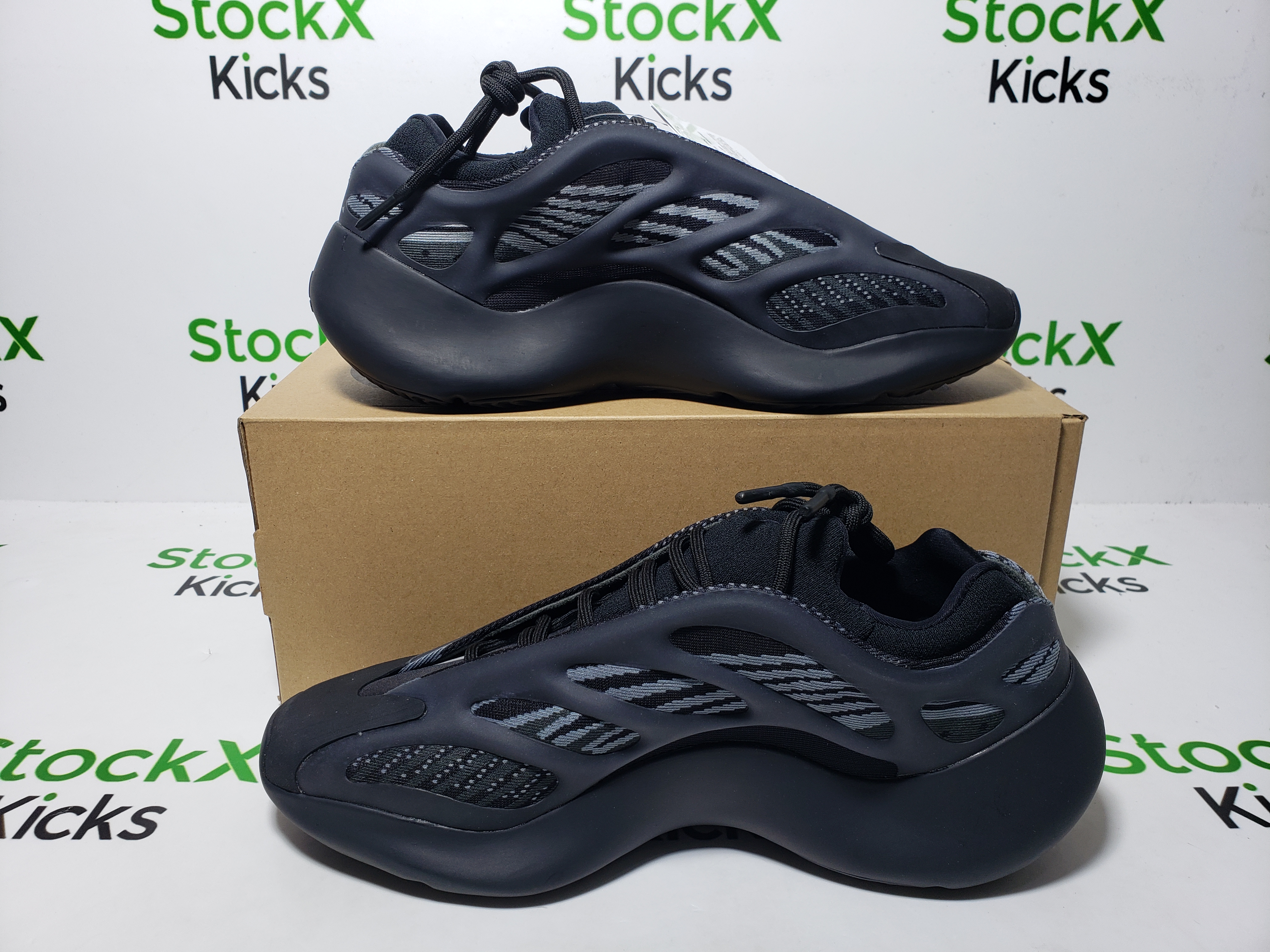 LJR Batch adidas Yeezy 700 V3 Alvah H67799 review Stockxkicks 06