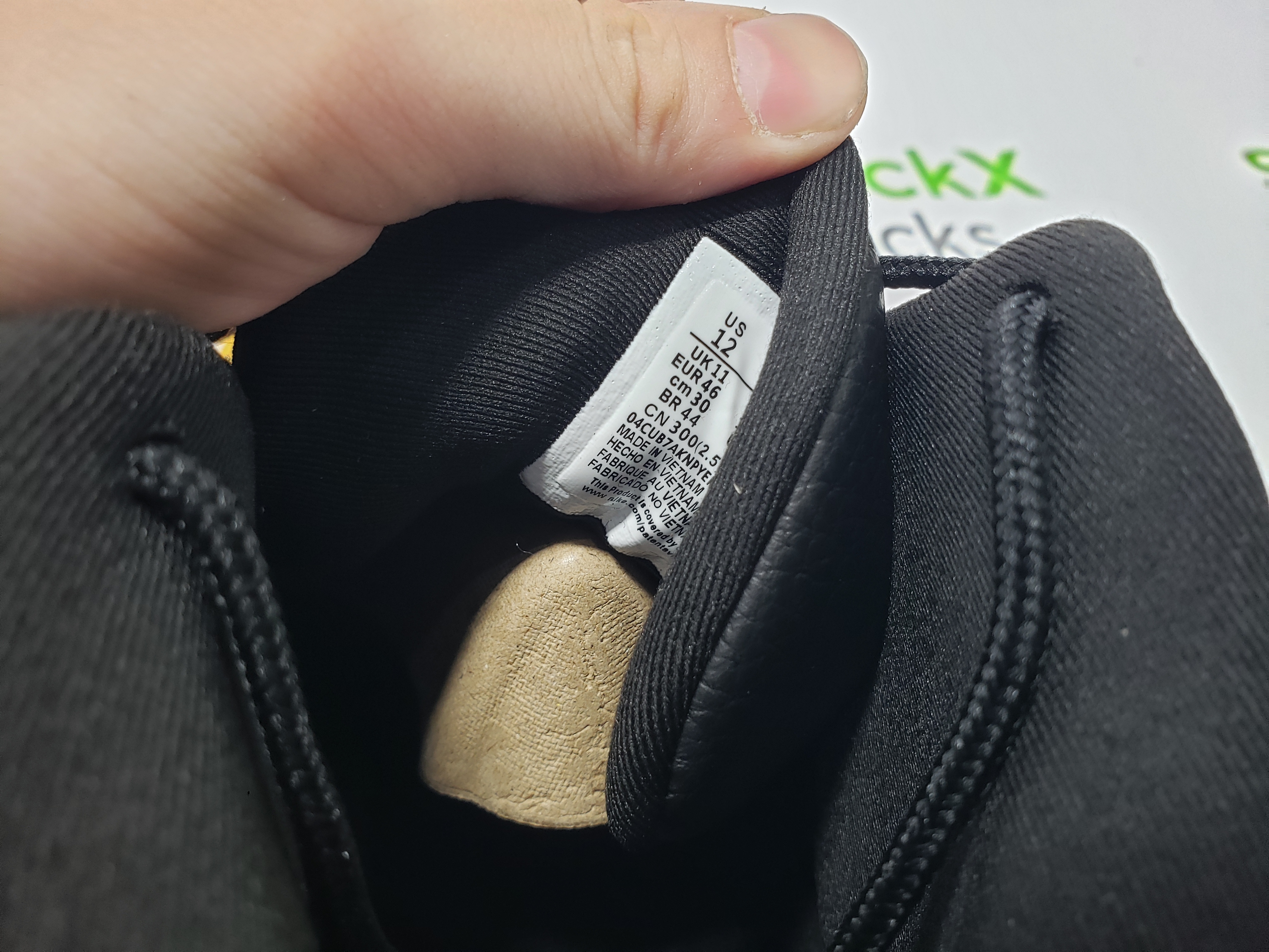 PK God Batch Air Jordan 12 Retro Black University Gold 130690-070 review Stockxkicks 05