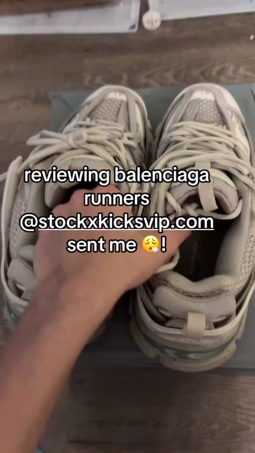 Balenciaga Runner Multicolor 677403W3RB68123 review comp