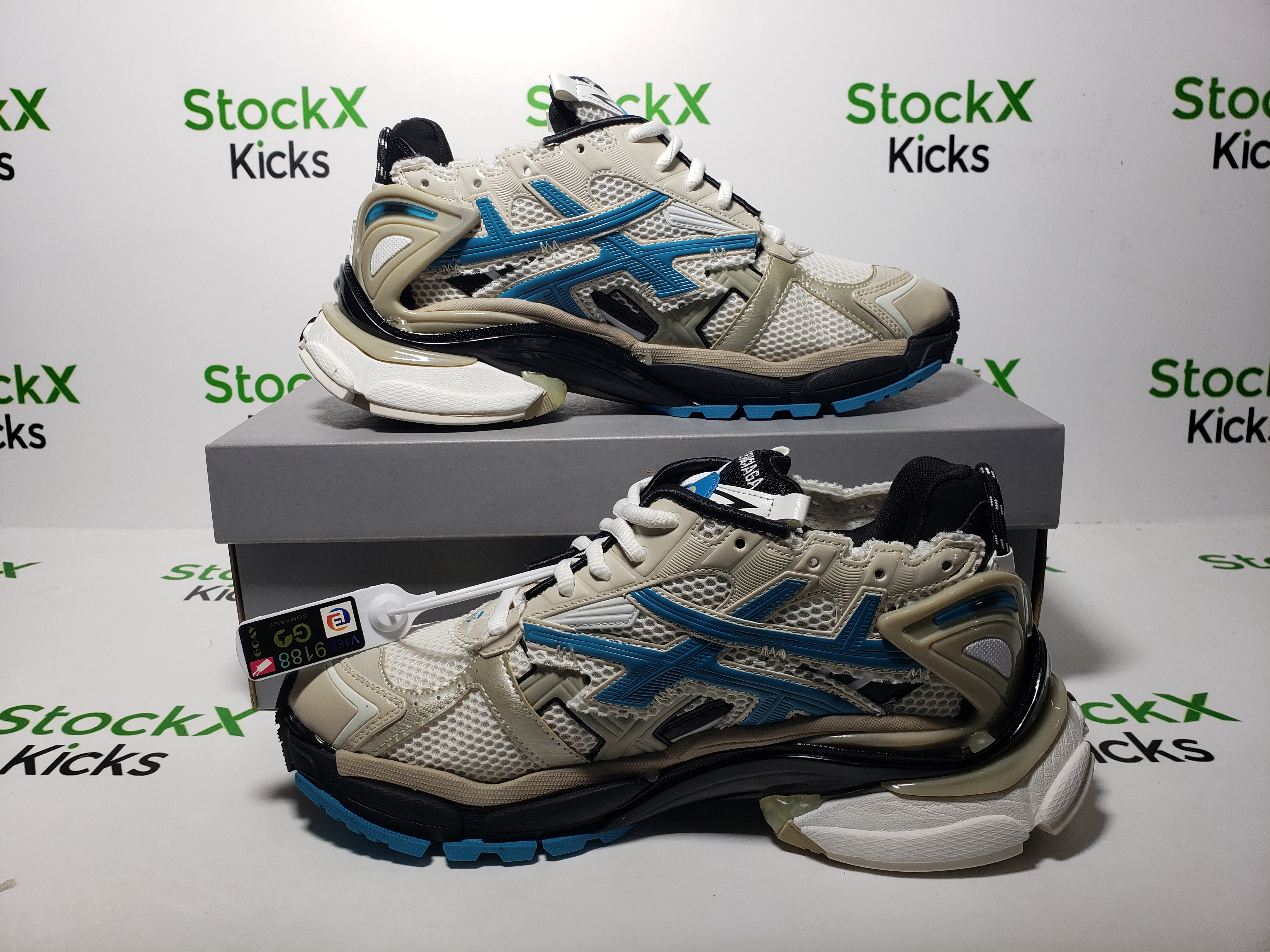 Balenciaga Runner Beige Grey Blue 677402 W5RH6 0312 review stockxkicks 06