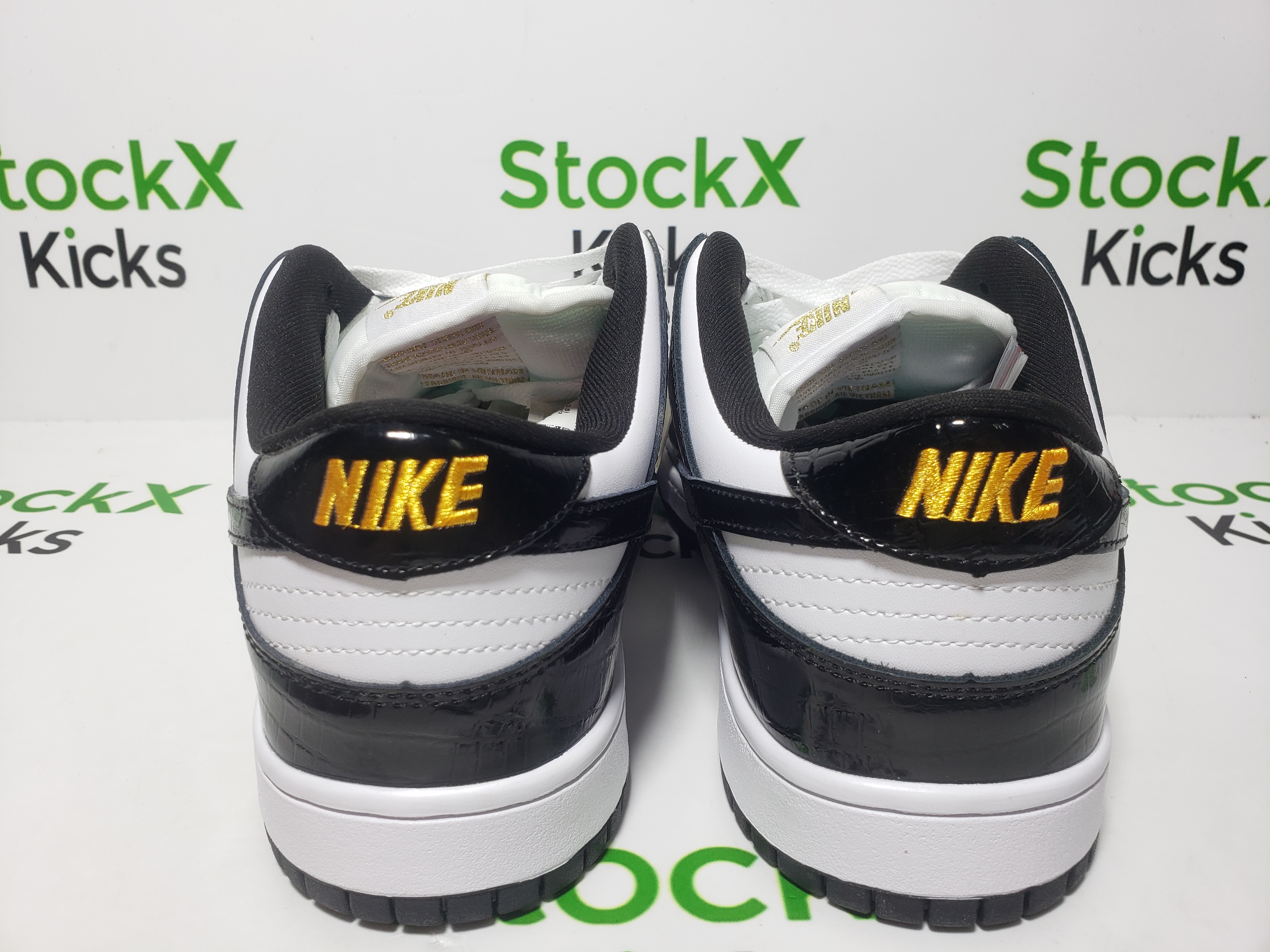 LJR Batch Nike SB Dunk Low Supreme Stars Black (2021) DH3228-102 review Stockxkicks 02