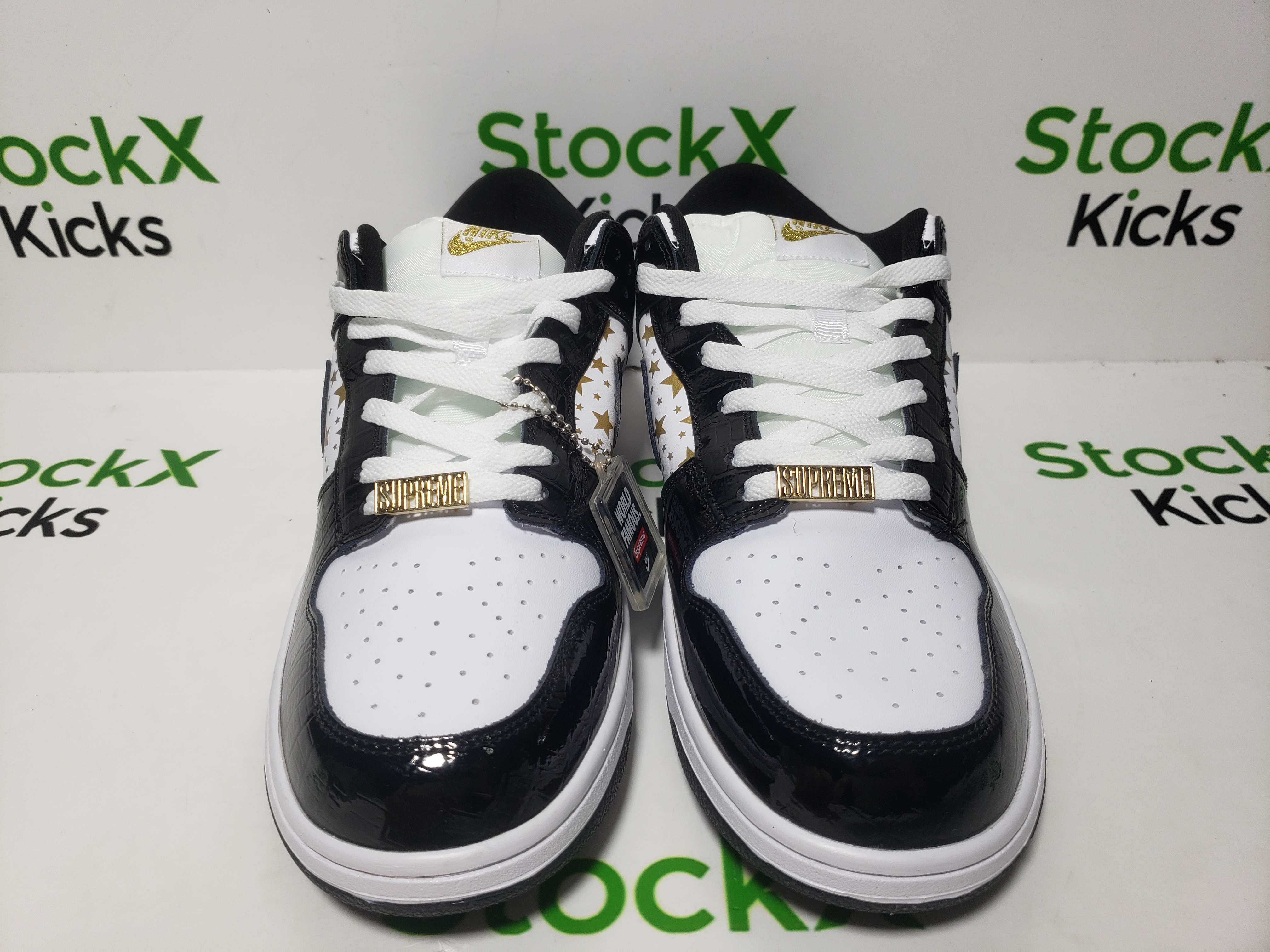 LJR Batch Nike SB Dunk Low Supreme Stars Black (2021) DH3228-102 review Stockxkicks 01