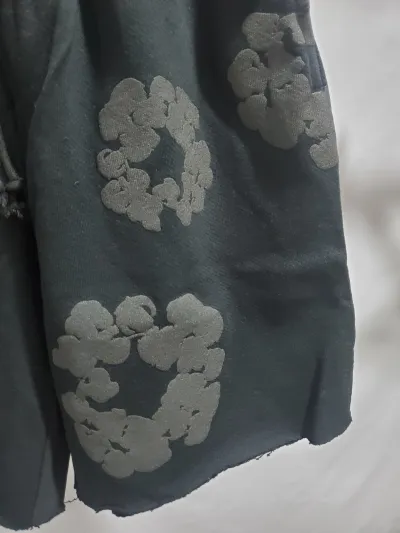 Denim Tears The Cotton Wreath Shorts Black Grey review Stockxkicks 02