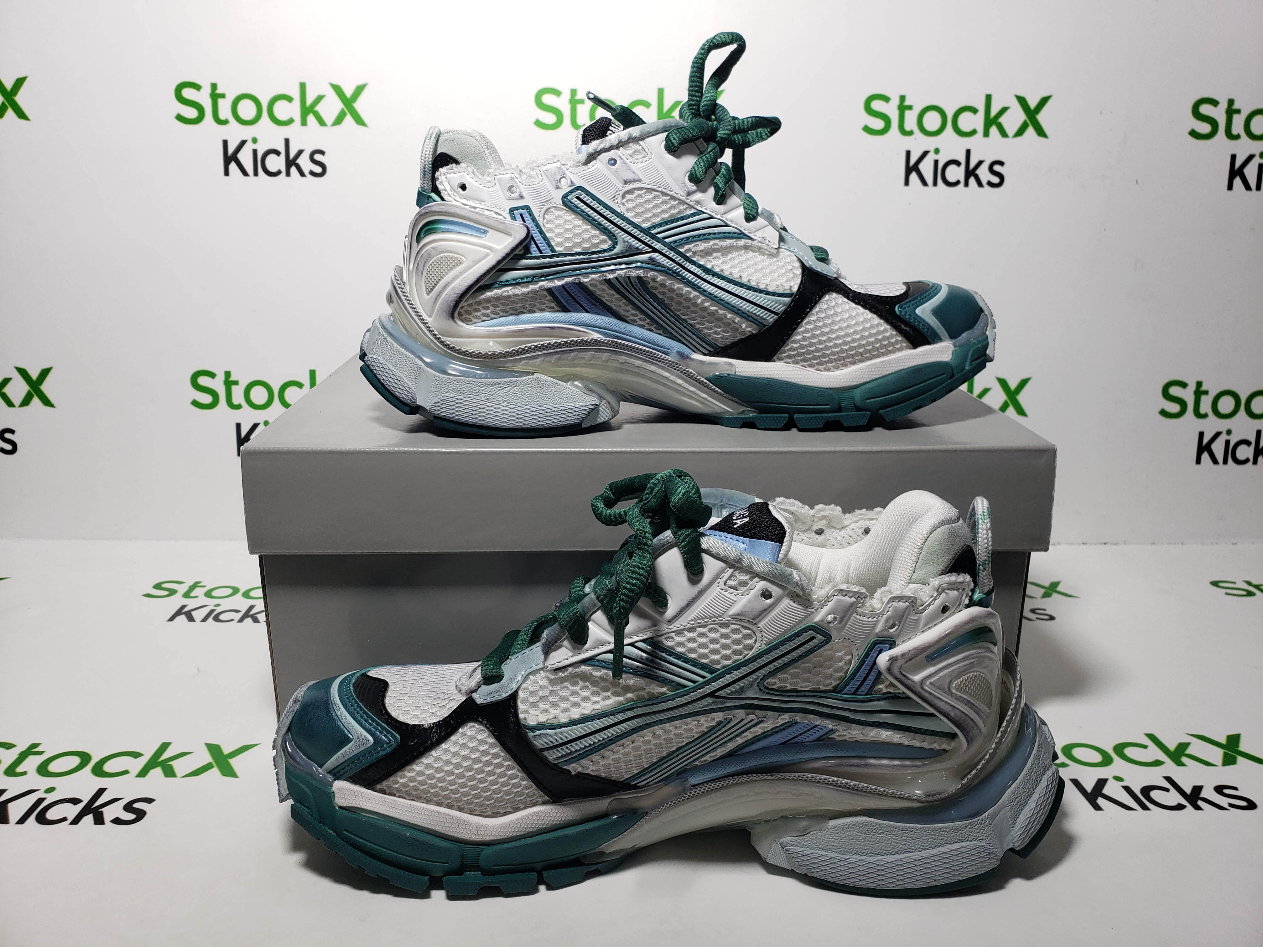 Balenciaga Runner Sneaker White Green Blue 772774 W3RMU 9034 review Stockxkicks 06