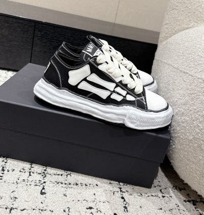 MIHARA YASUHIRO White And Black Bones NO.728 review Jayden Medeiros