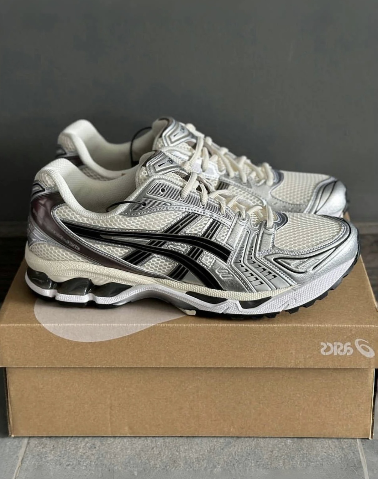 ASICS Gel-Kayano 14 Cream Black Metallic Plum 1201A019-108 review Badesire Lubala