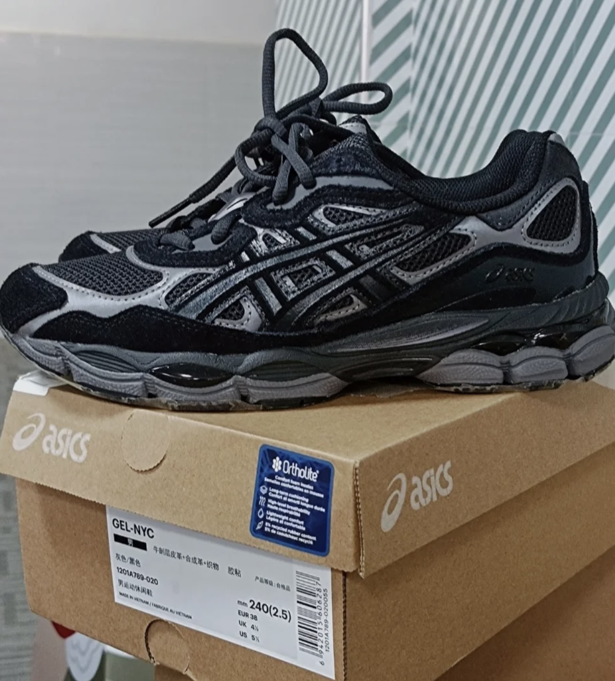ASICS Gel-NYC Graphite Grey Black 1201A789 review Norman Woodberry