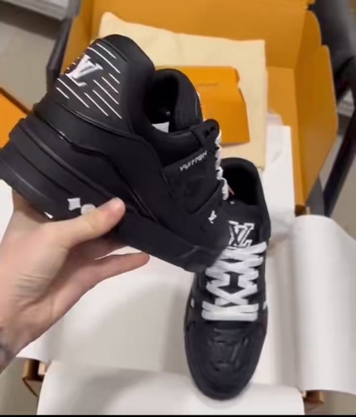 Louis Vuitton Trainer All Black Embossing 1AARER review 
