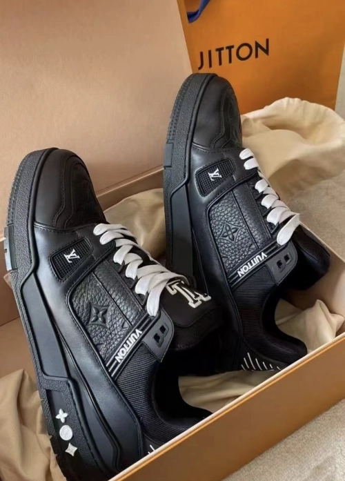 Louis Vuitton Trainer All Black Embossing 1AARER review 