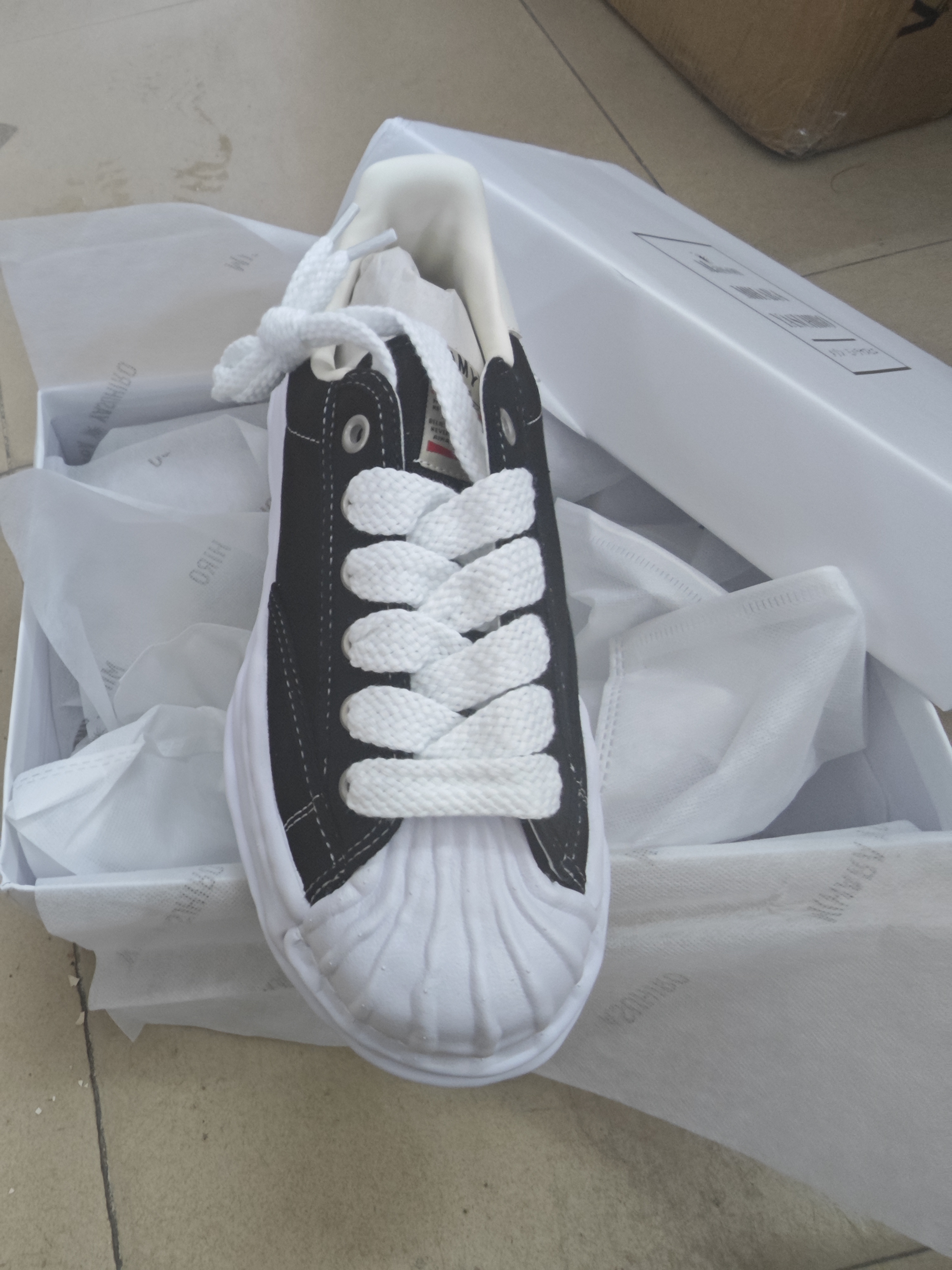 Maison MIHARA YASUHIRO Black And White NO.703 review Stockxkicks 00