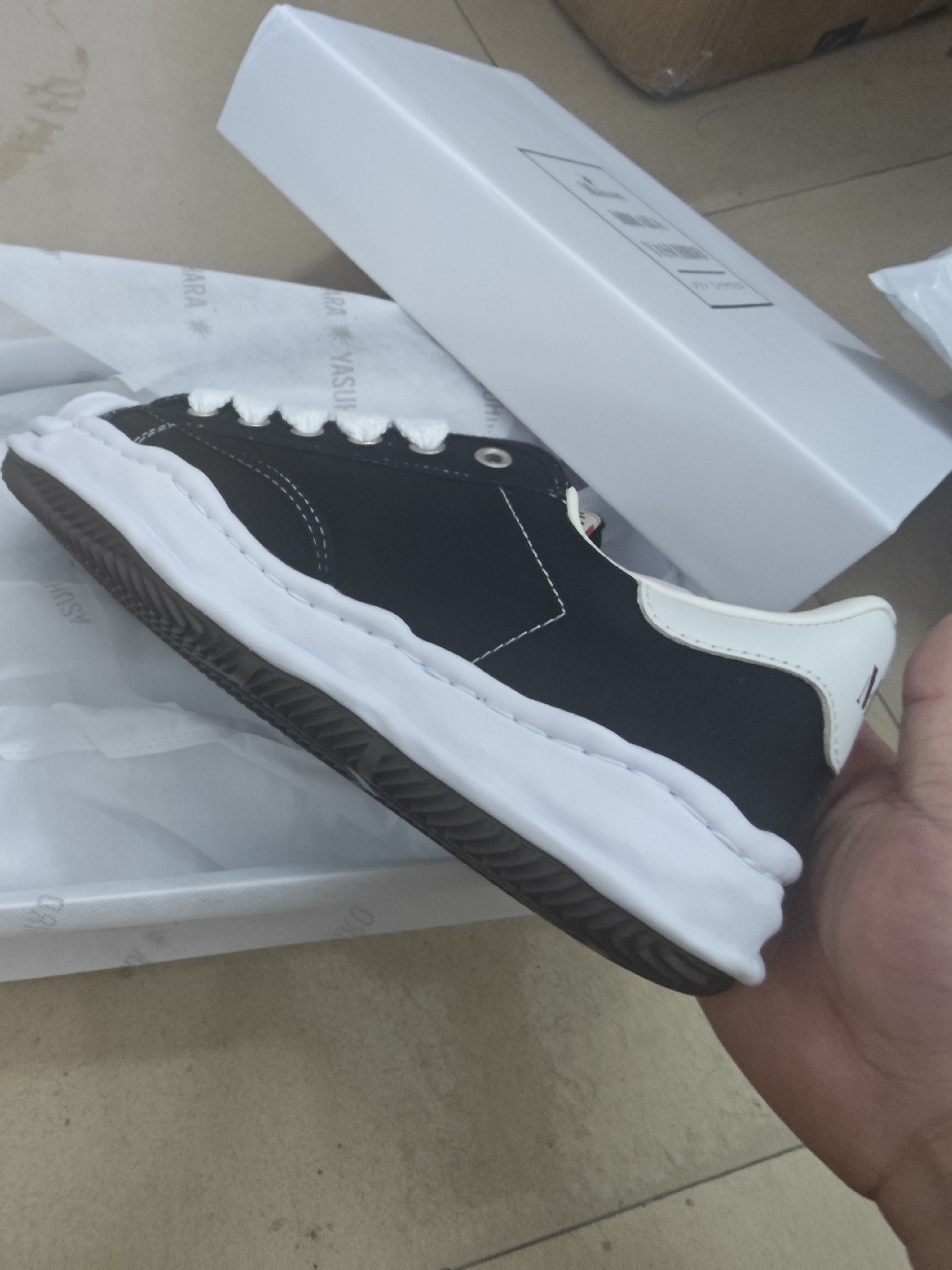 Maison MIHARA YASUHIRO Black And White NO.703 review Stockxkicks 02