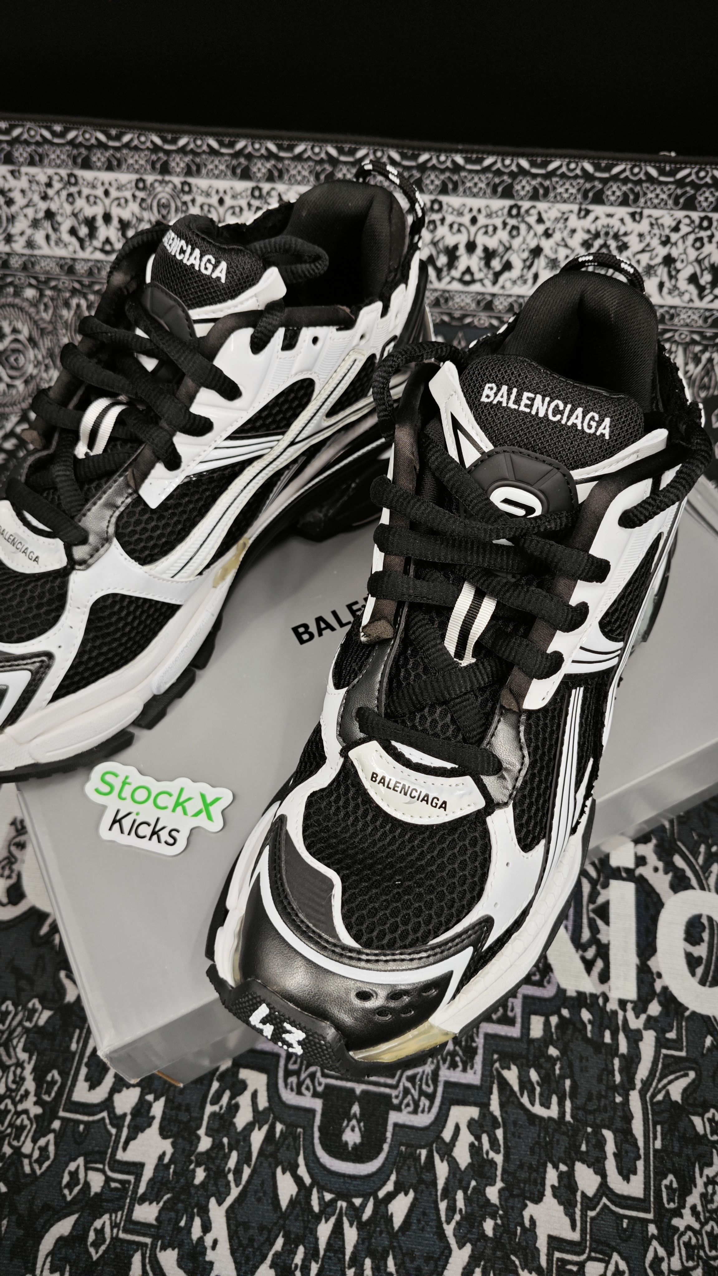 Balenciaga Runner Sneaker White Black 772774 W3RMU 9010 review stockxkicks