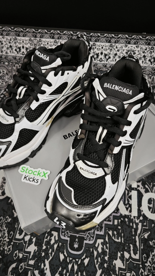 Balenciaga Runner Sneaker White Black 772774 W3RMU 9010 review 