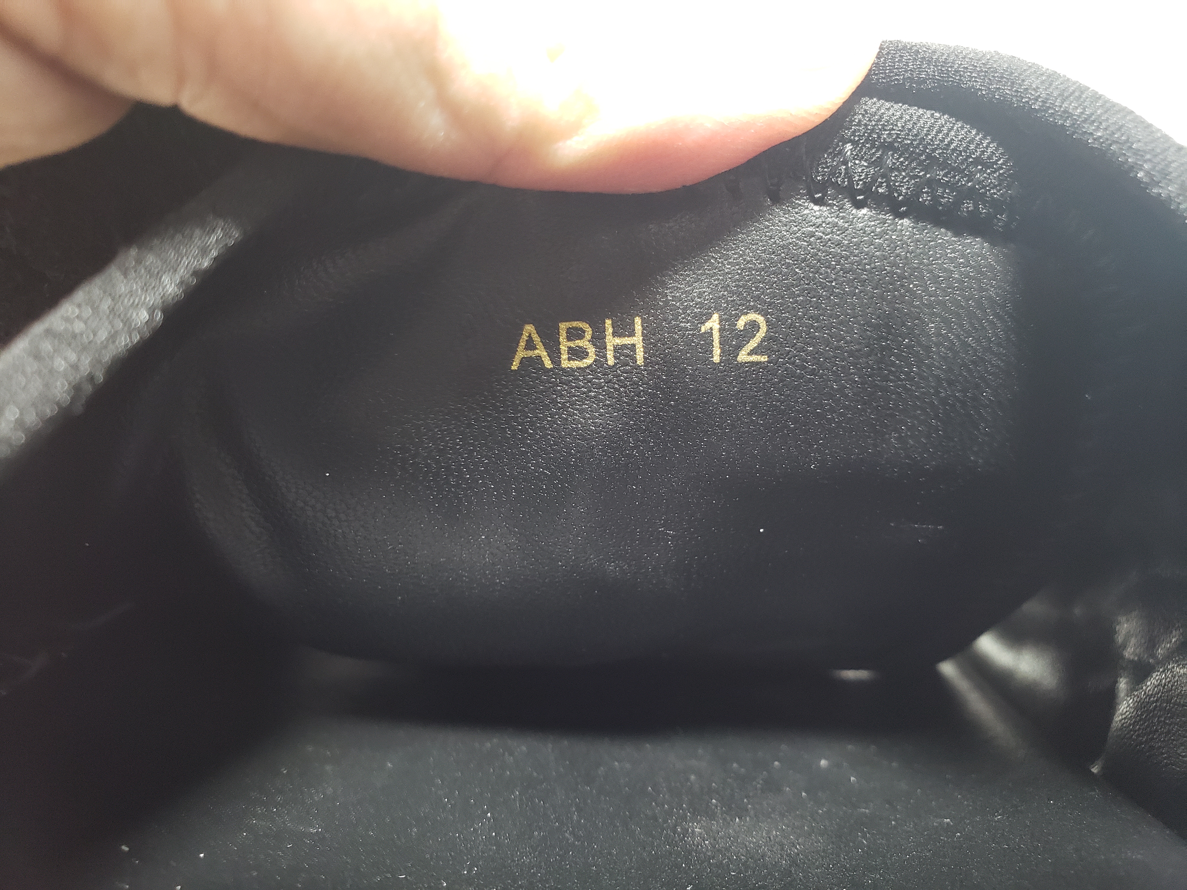 LOUIS VUITTON Miami Black embossing review Stockxkicks 02