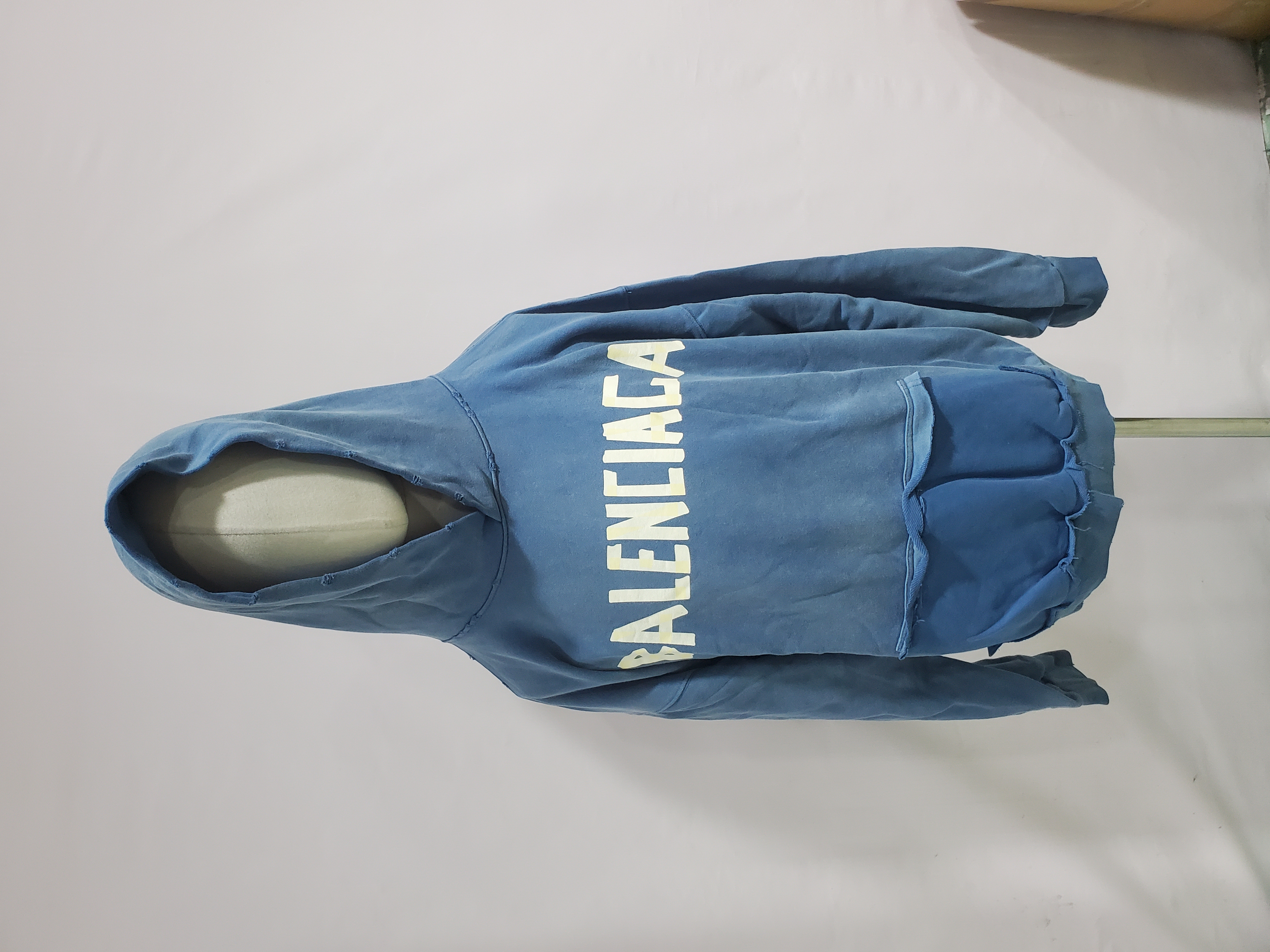 Balenciaga Tape Type Ripped Pocket Hoodie Oversized Black/Blue/Black Blue YZ 0400018953488 review Stockxkicks 01