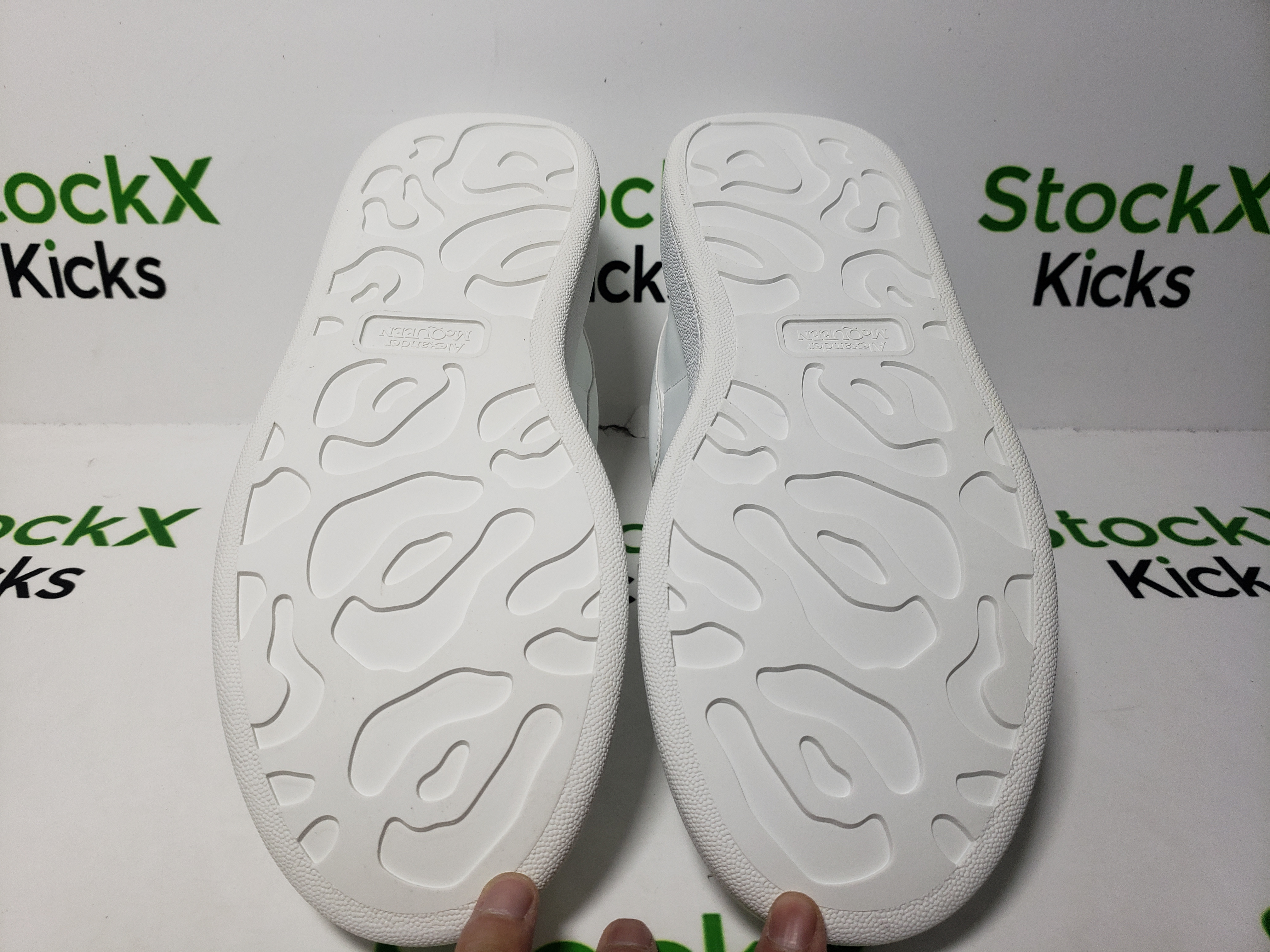 Alexander McQueen Oversized Graffiti White Black review Stockxkicks 04