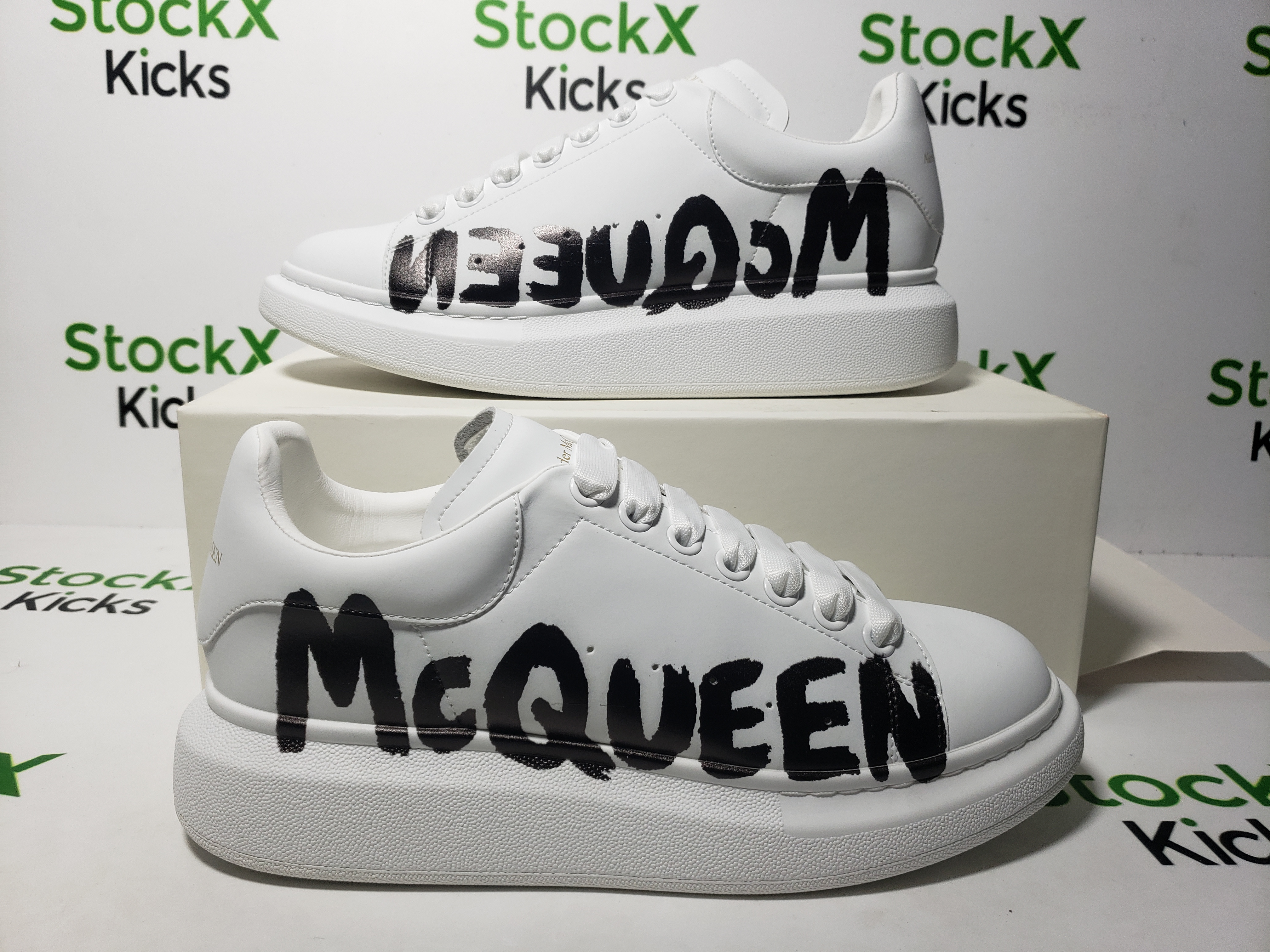 Alexander McQueen Oversized Graffiti White Black review Stockxkicks 05