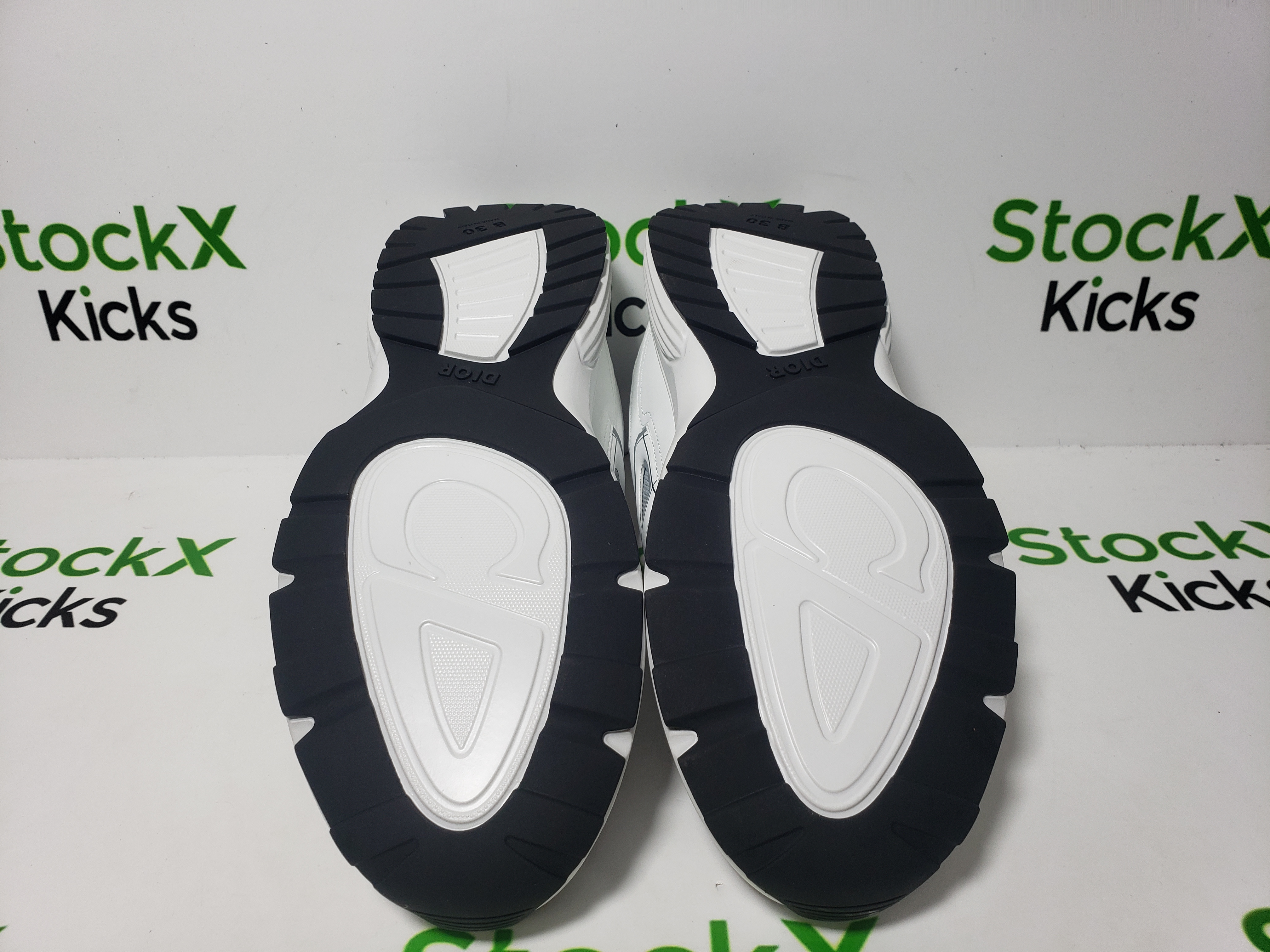 Dior B30 Sneakers Gray White 3SN279ZLZ_H860 review Stockxkicks 04