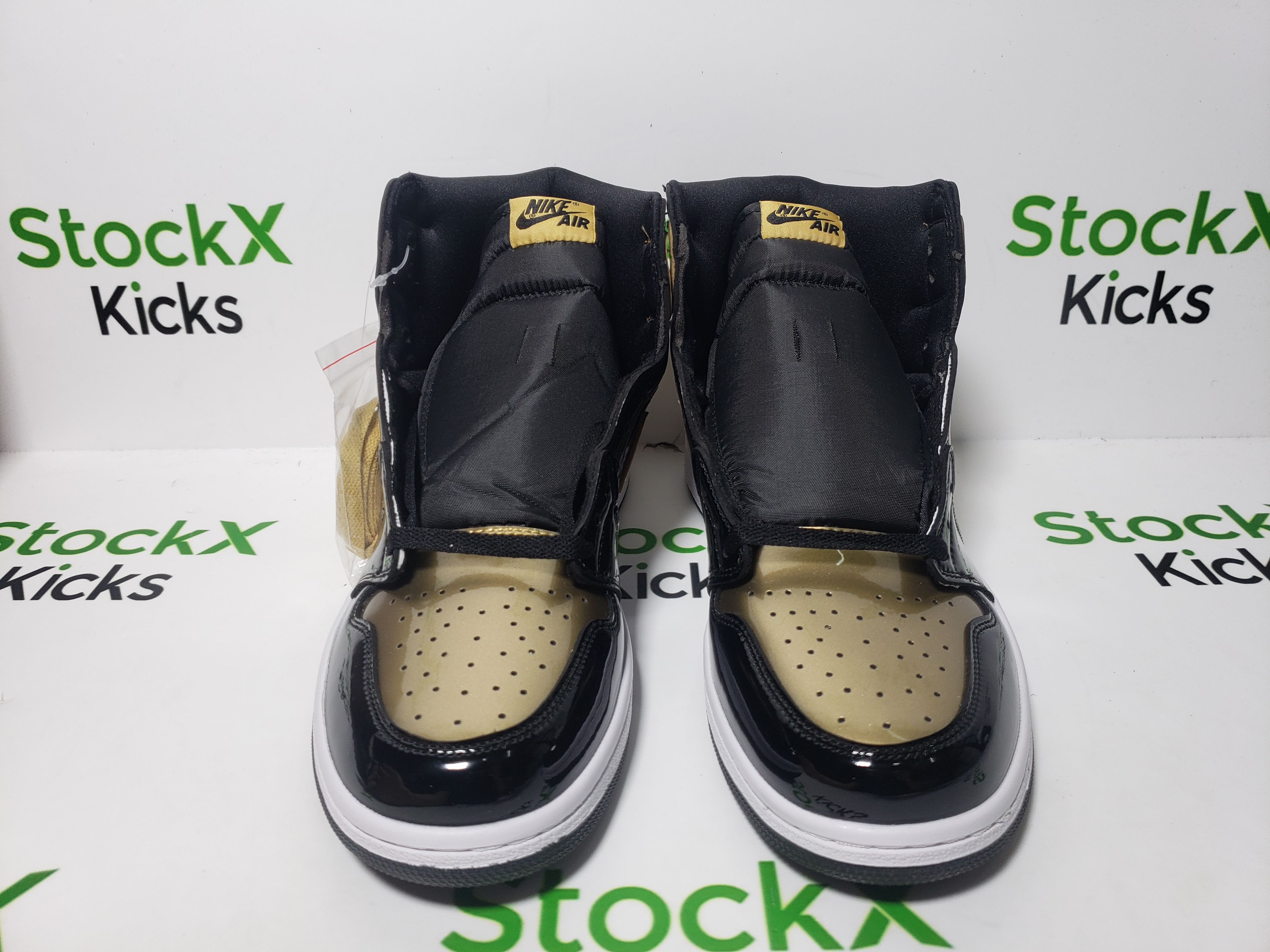 PK God Batch Air Jordan 1 Retro High NRG Patent Gold Toe 861428-007 review Stockxkicks 01