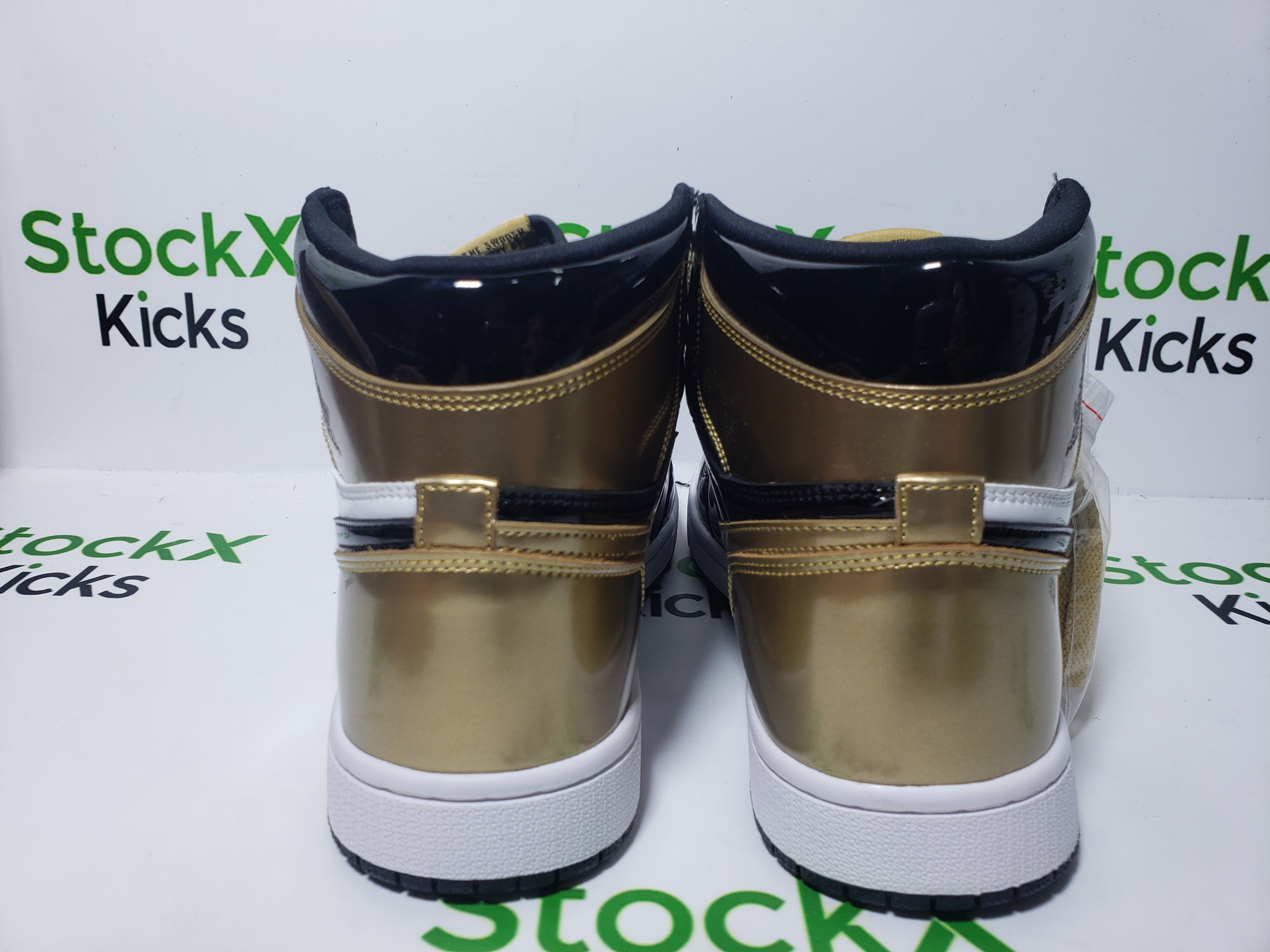PK God Batch Air Jordan 1 Retro High NRG Patent Gold Toe 861428-007 review Stockxkicks 02