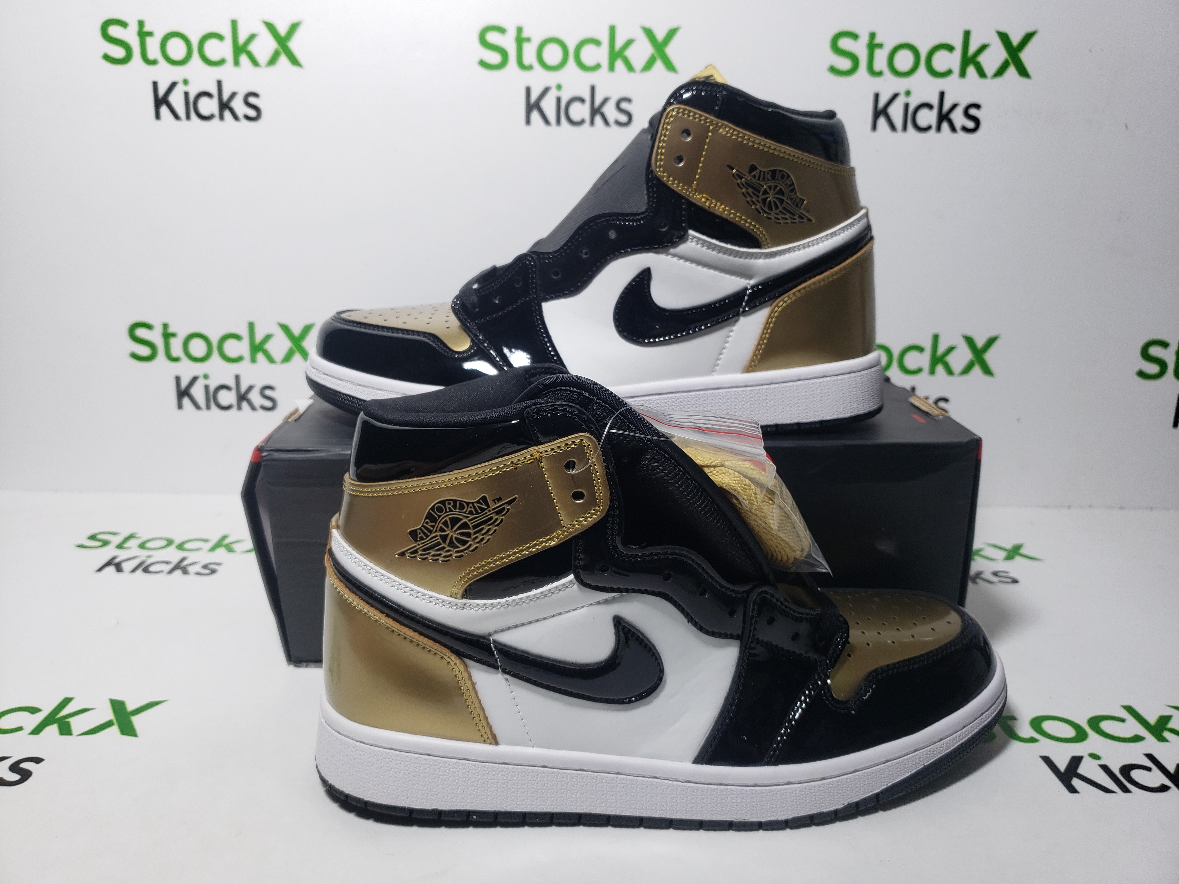 PK God Batch Air Jordan 1 Retro High NRG Patent Gold Toe 861428-007 review Stockxkicks 05