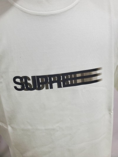 Supreme T-Shirt B352 review Stockxkicks 02