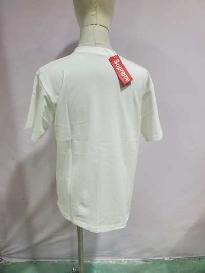 Supreme T-Shirt B352 review Stockxkicks 03