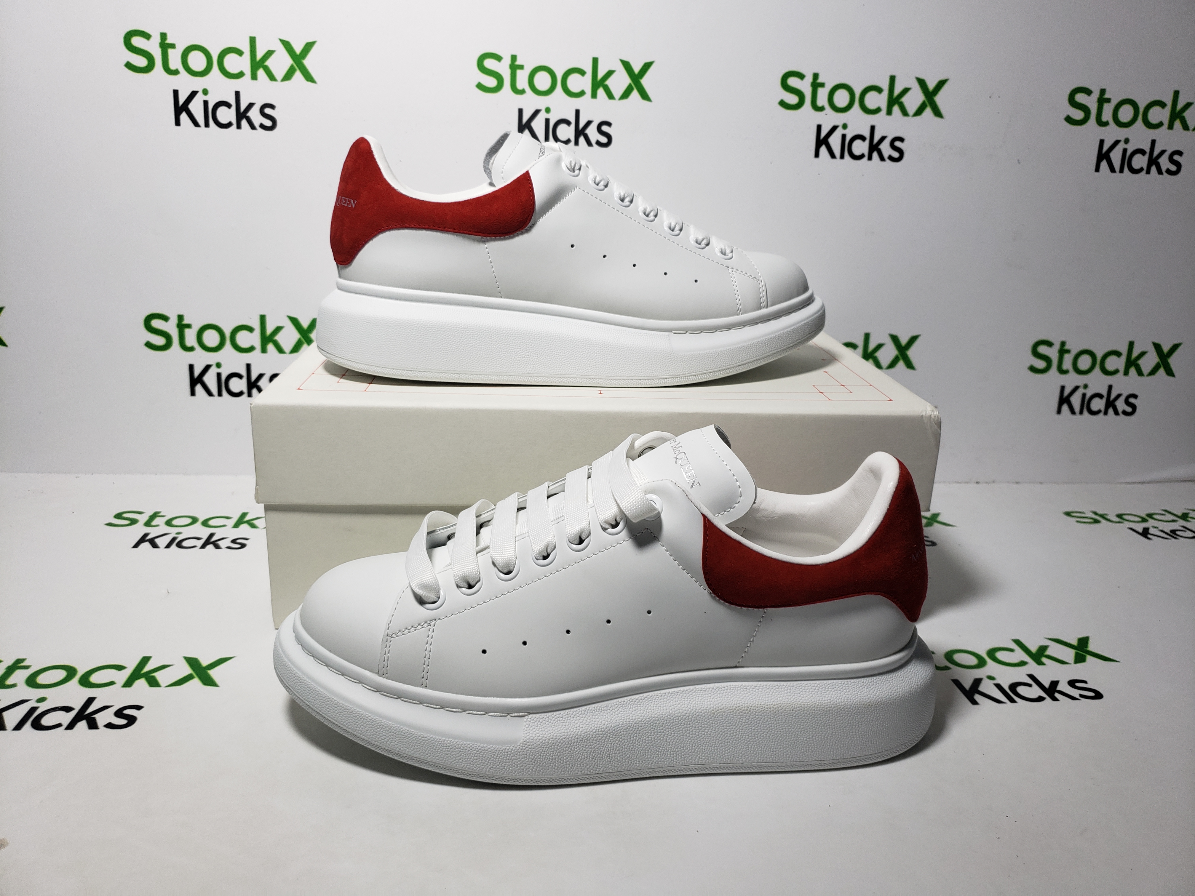 Alexander McQueen Sneaker Red Velvet Tail review Stockxkicks 01